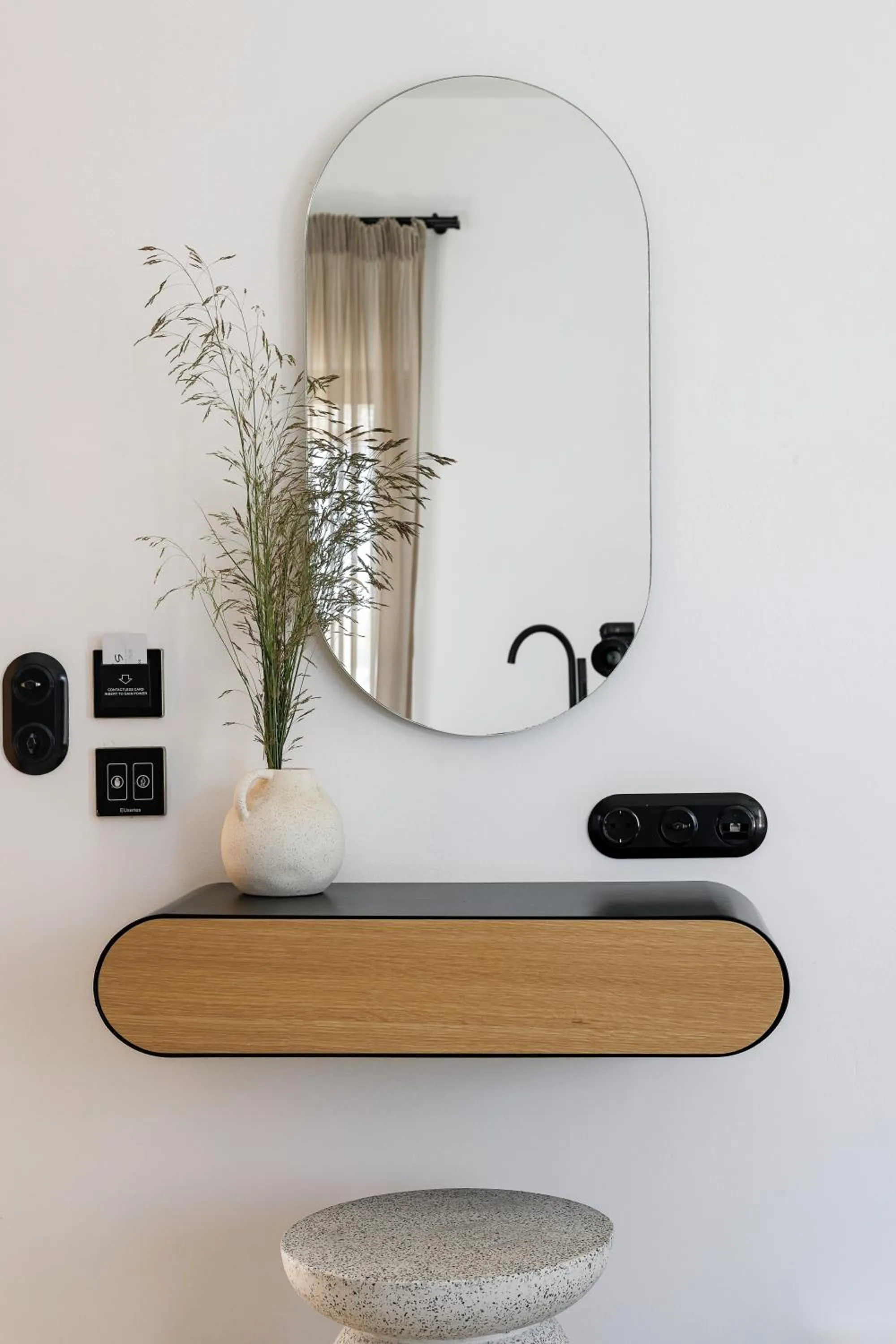 Decorative detail in Ivy's Natural Resort