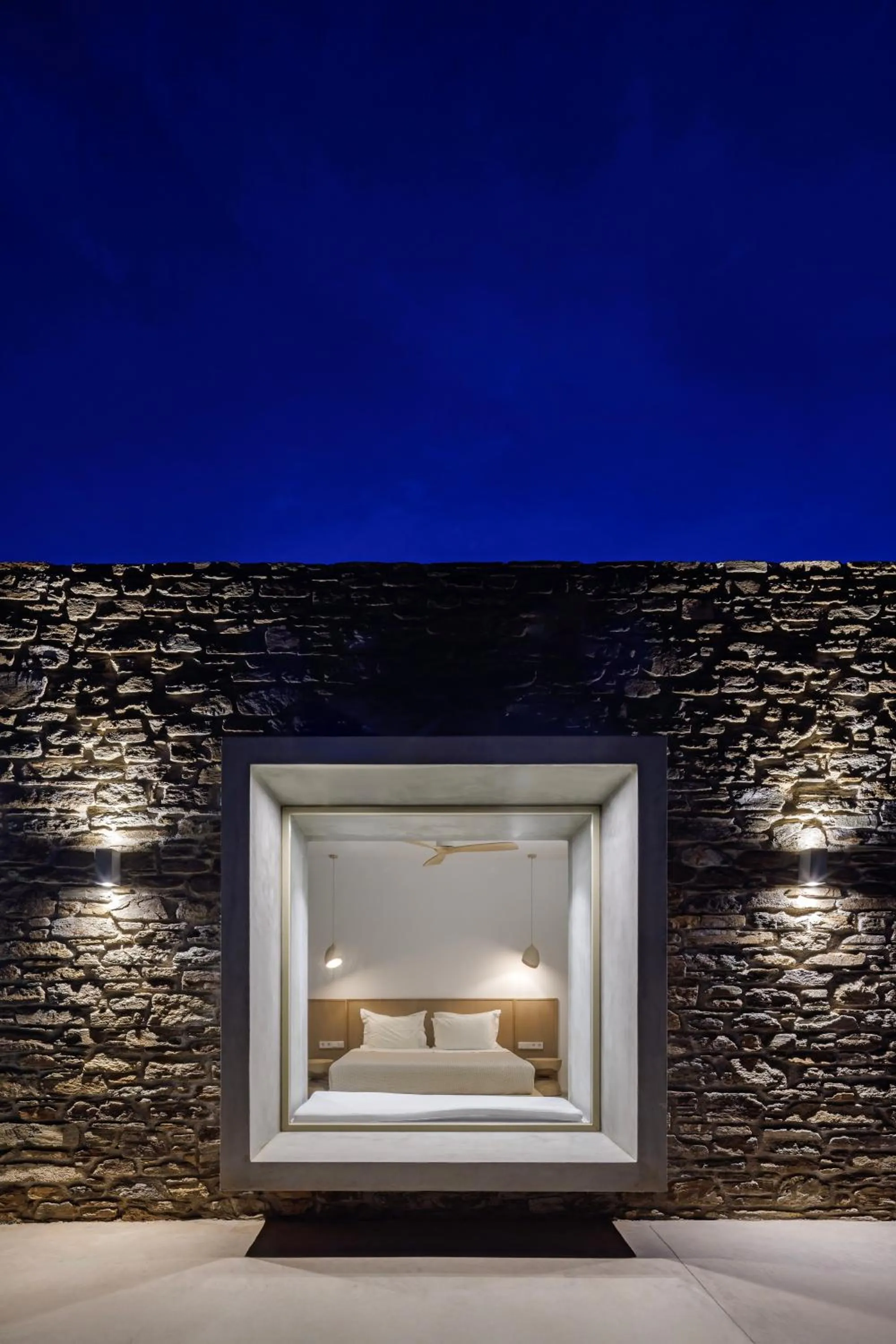 Night, Bed in Ivy's Natural Resort