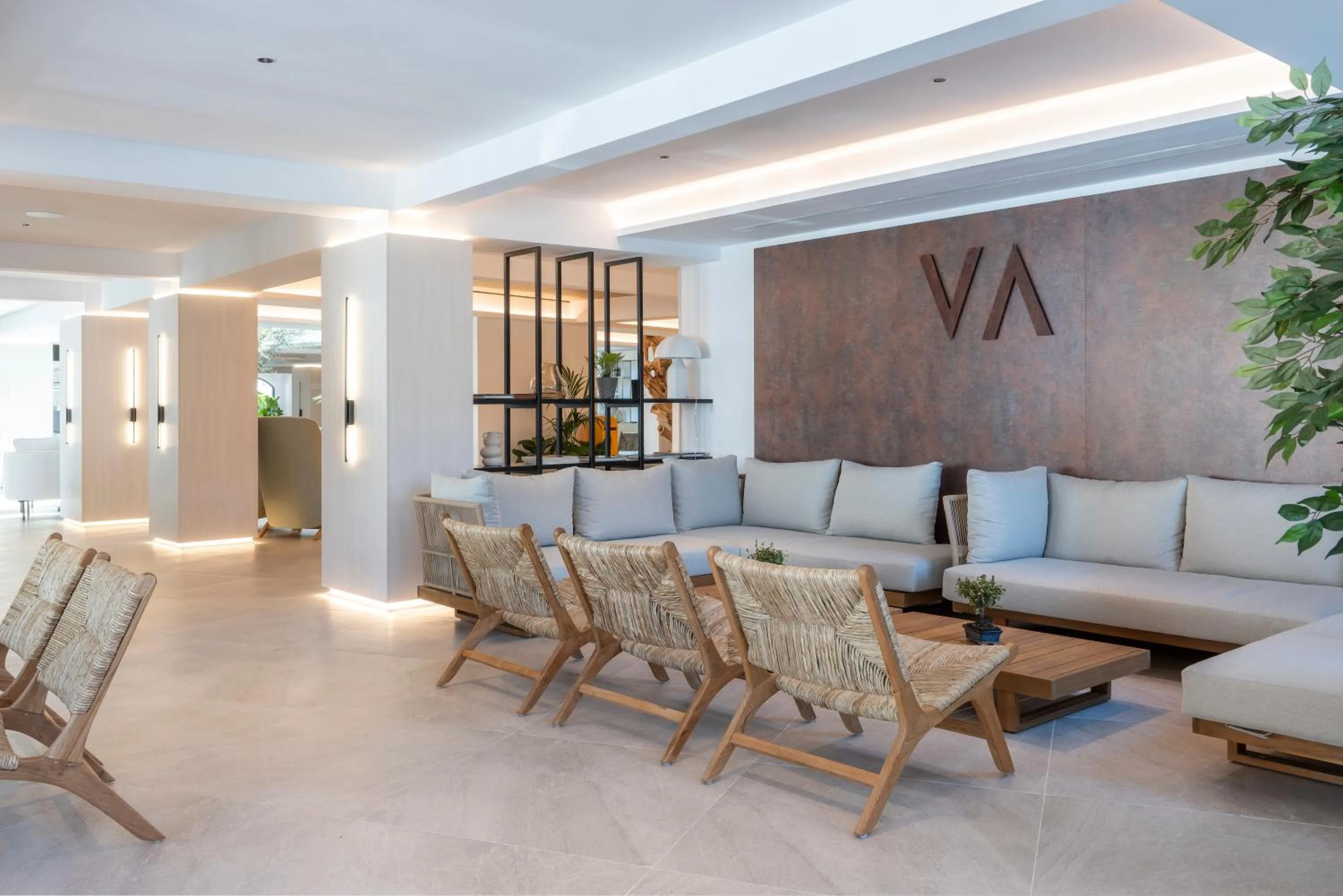 Lobby or reception in Valentin Somni Hotel & Suites