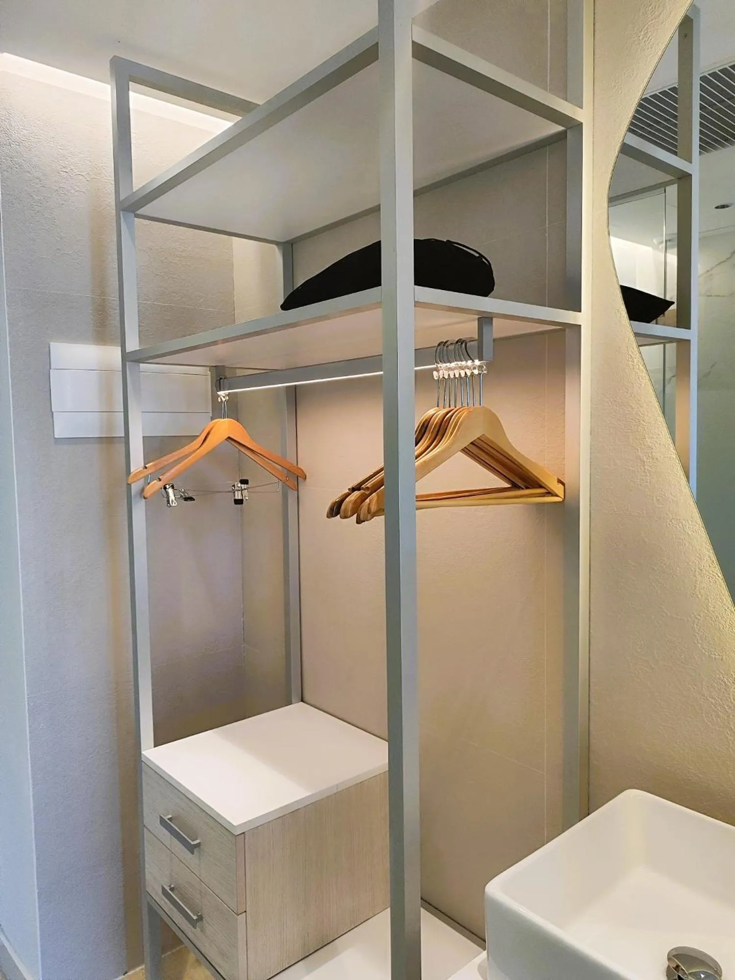 wardrobe in Valentin Somni Hotel & Suites