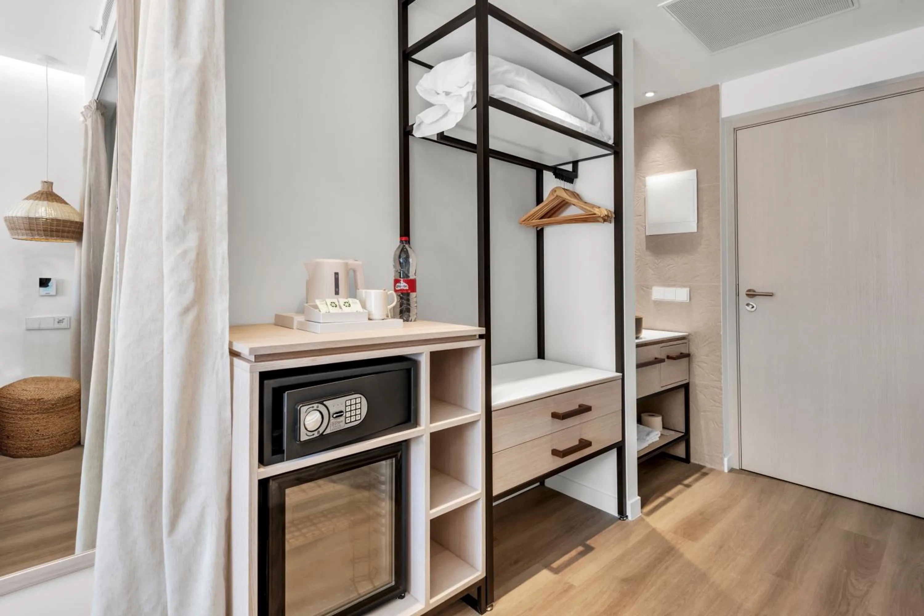 wardrobe, Bed in Valentin Grand Park Suite Hotel