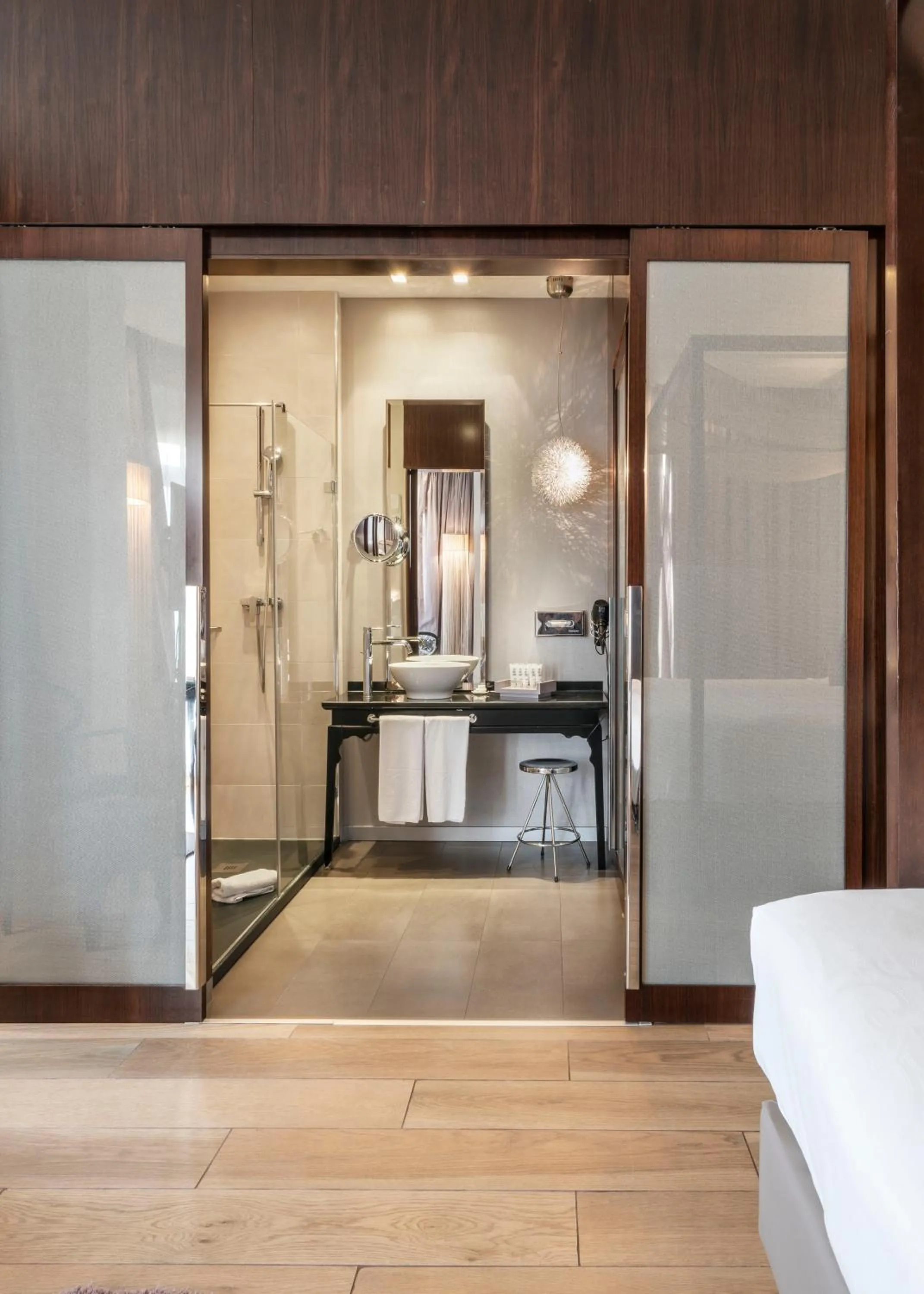 Shower, Bed in Vincci Palace