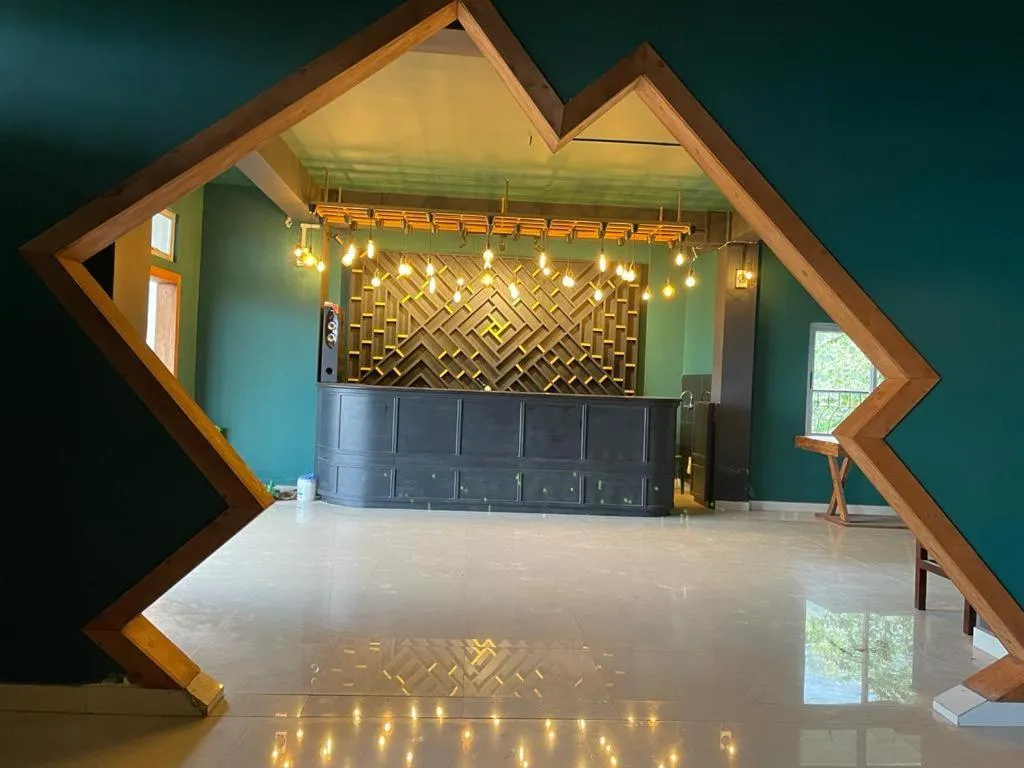 Lounge or bar in La Colline Resort