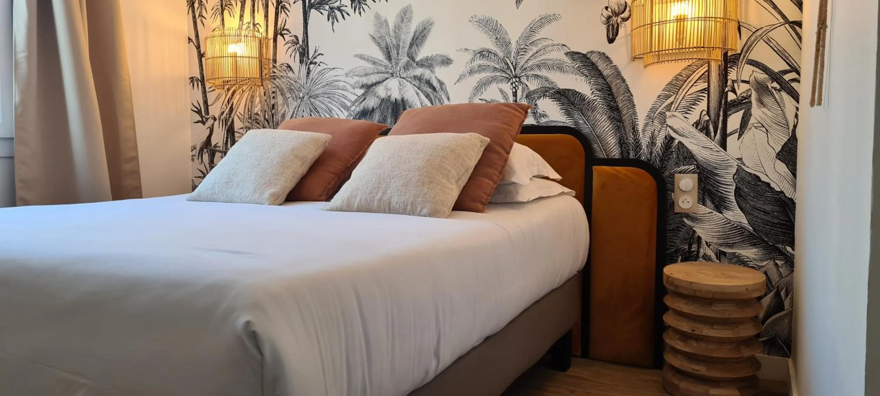 Bed in Hôtel Le M - Marseille