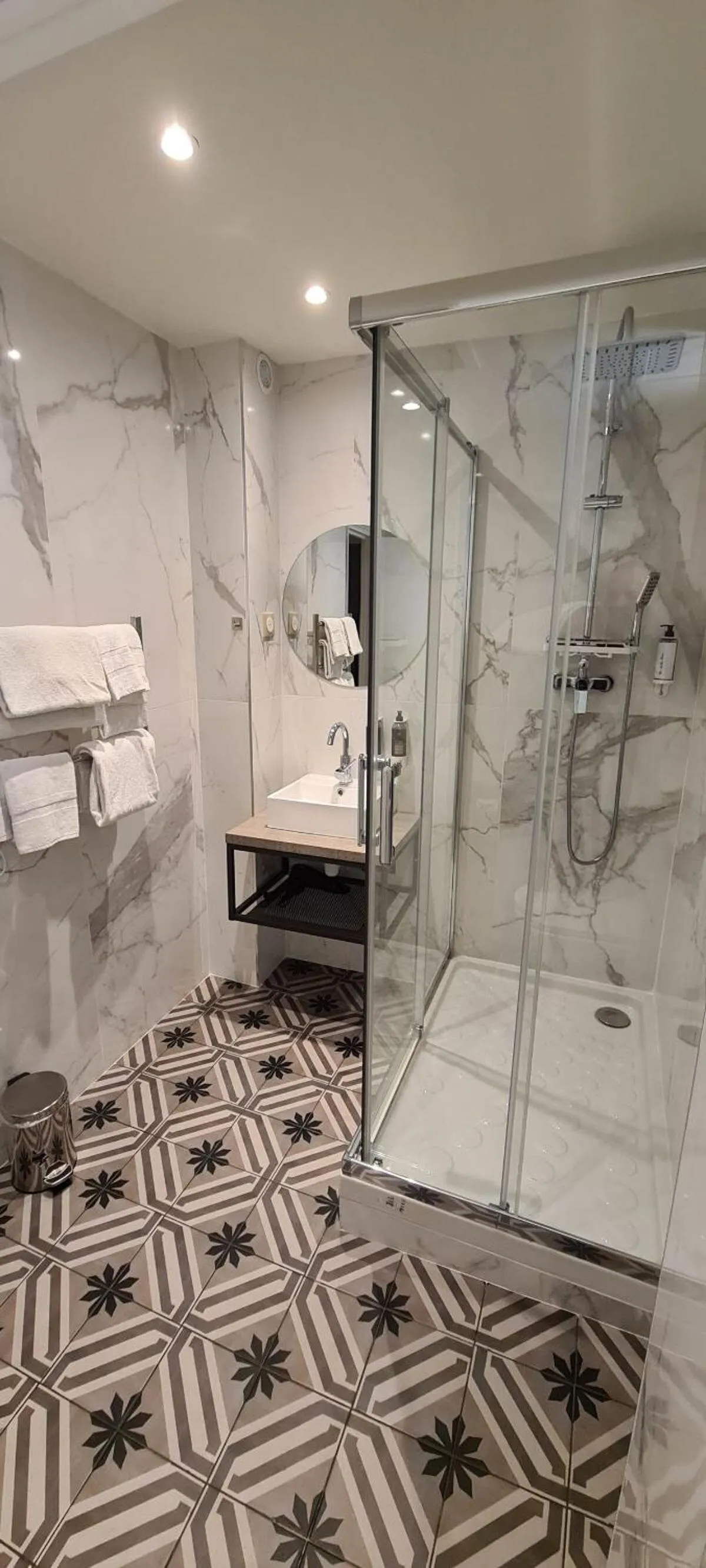 Bathroom in Hôtel Le M - Marseille