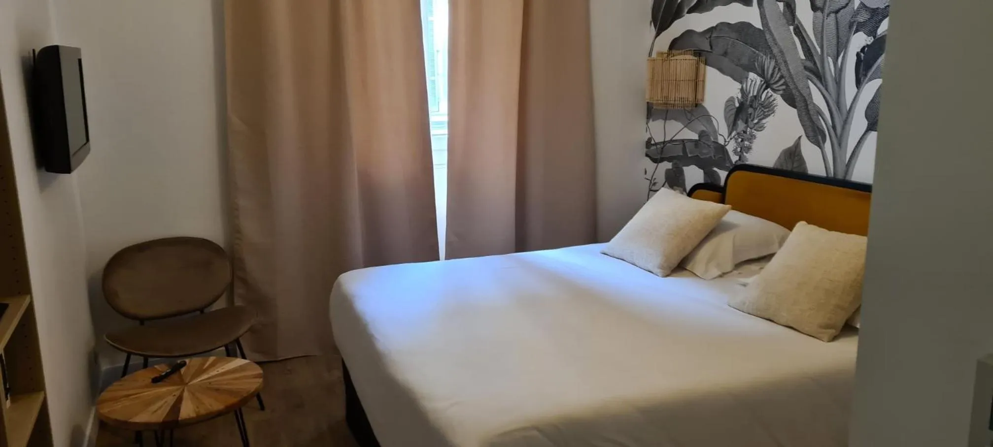 Bed in Hôtel Le M - Marseille
