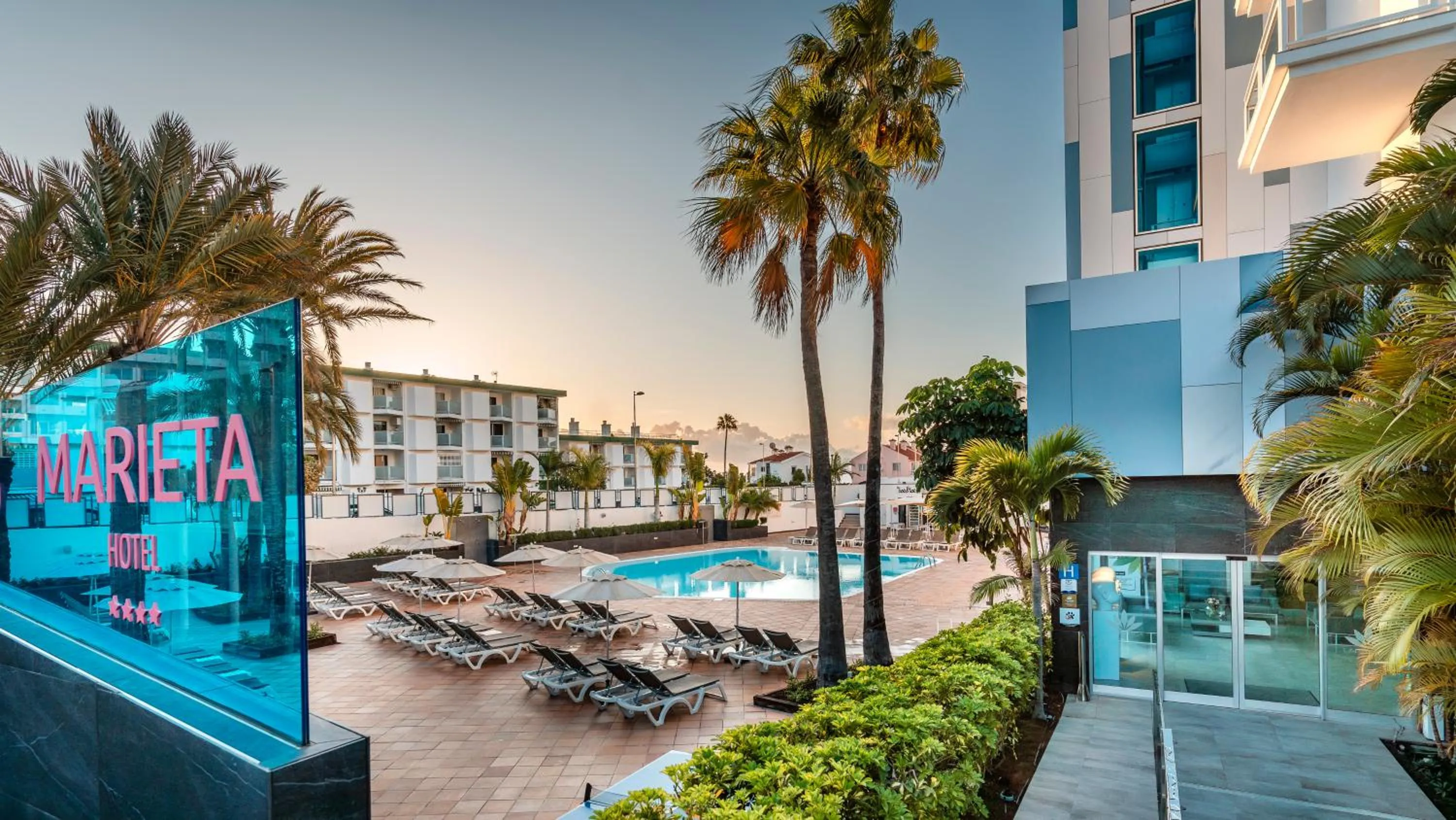 Swimming pool in Labranda Marieta & Spa - Adults Only