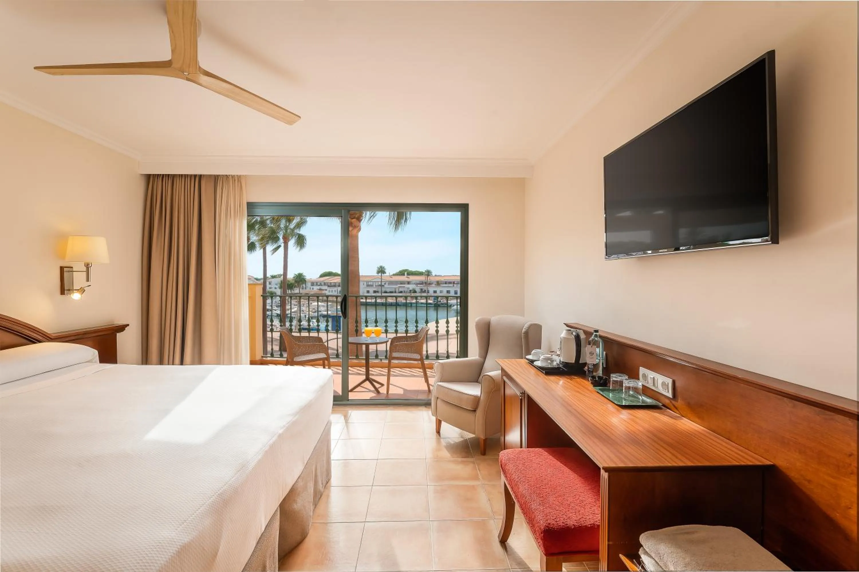 Photo of the whole room, Bed in Valentin Star Menorca - Adults Only