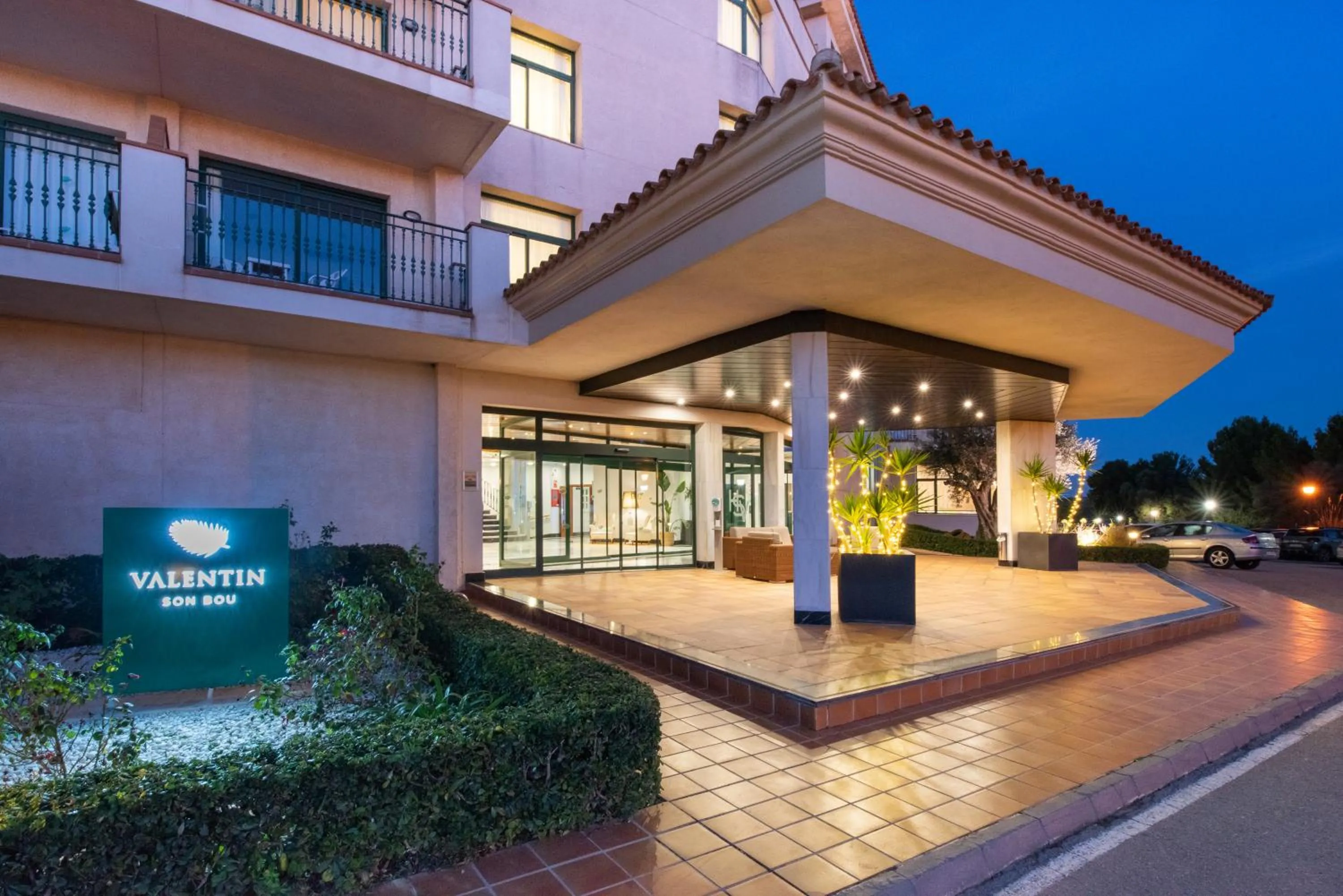 Facade/entrance in Valentin Son Bou