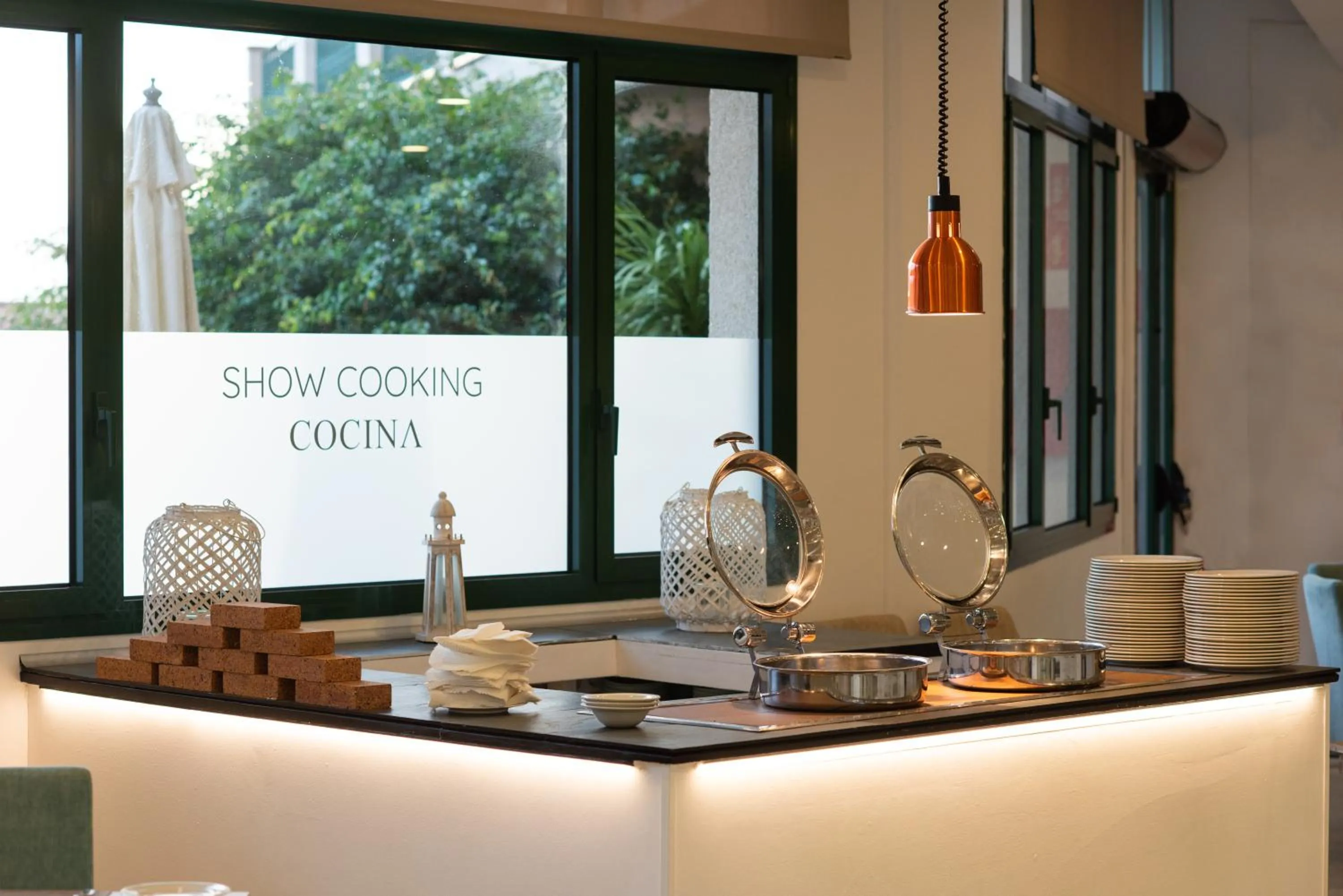 Restaurant/places to eat in Valentin Son Bou