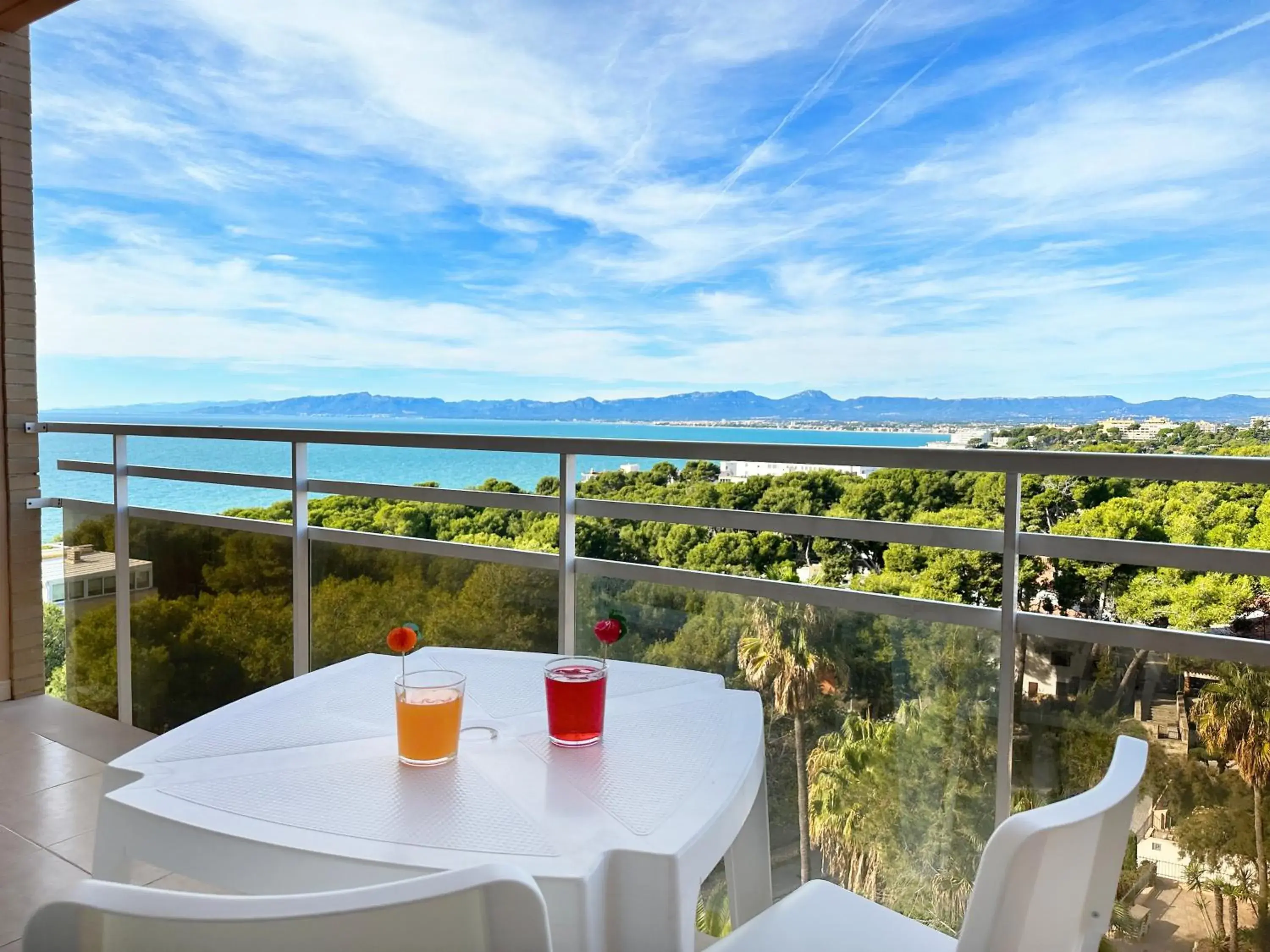 One-Bedroom Apartment with Sea View in Aparthotel SunClub Salou One-Bedroom Apartment with Sea View in Aparthotel SunClub Salou