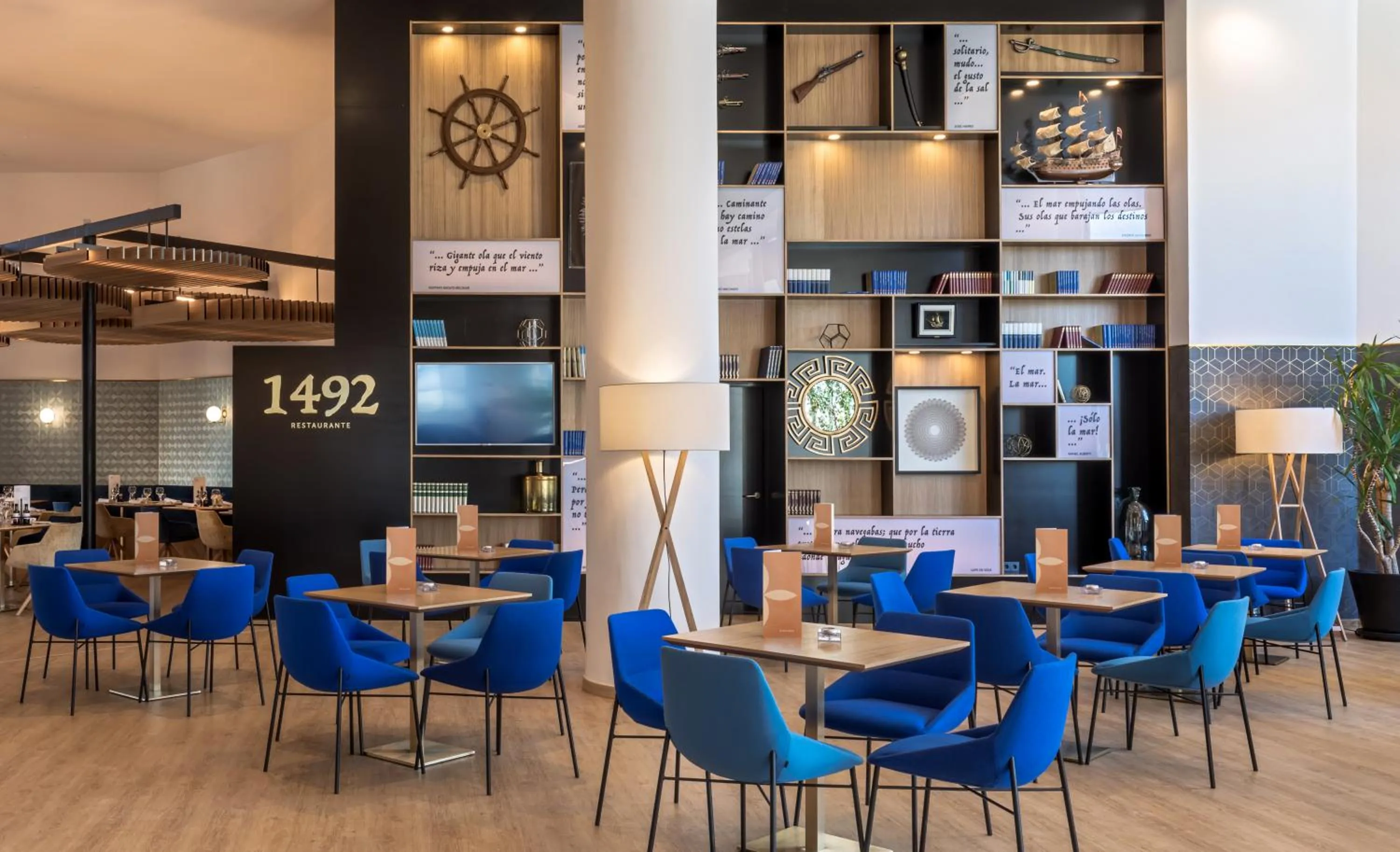 Lounge or bar in Barceló Cáceres V Centenario