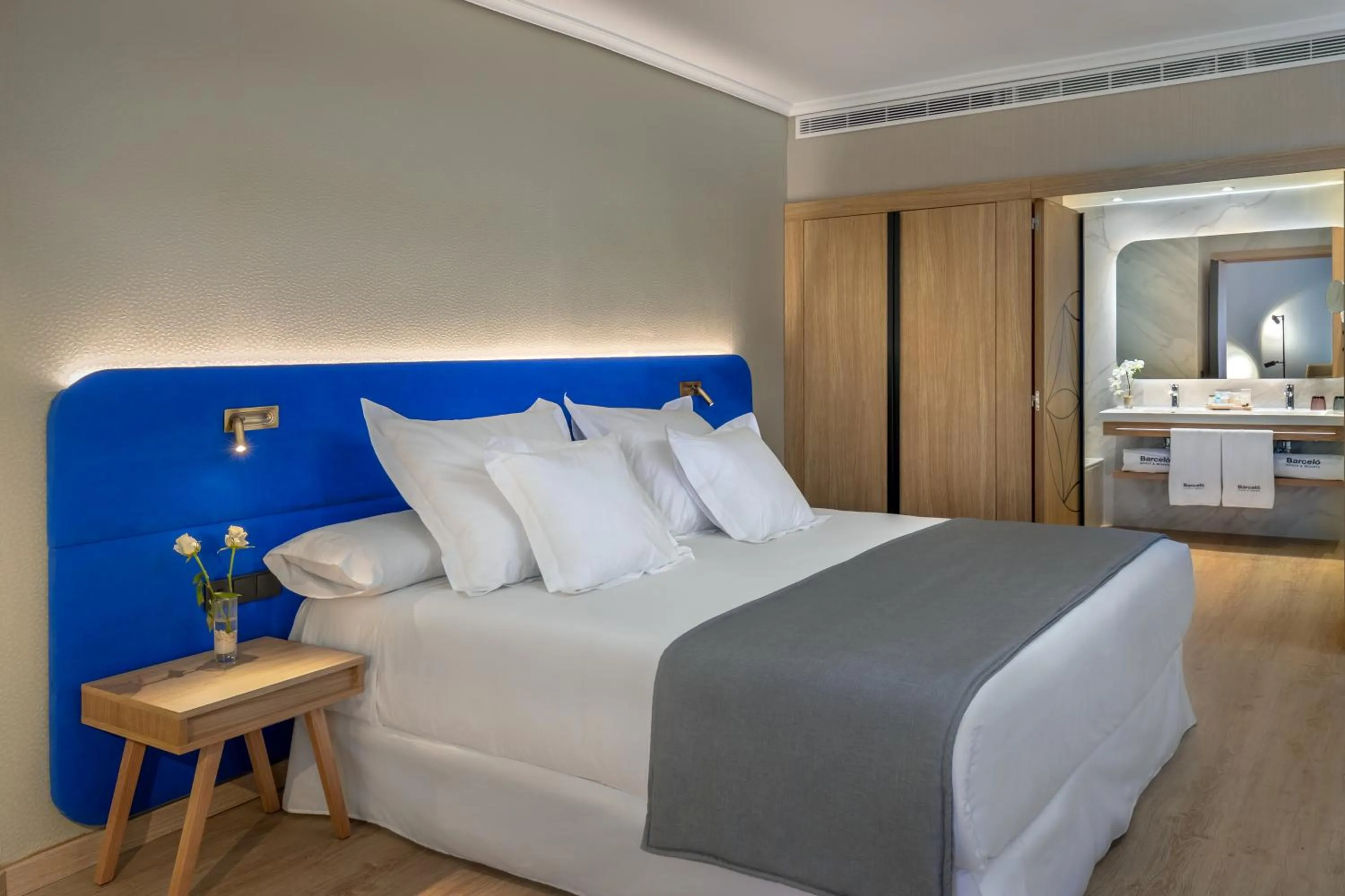 Bedroom, Bed in Barceló Cáceres V Centenario
