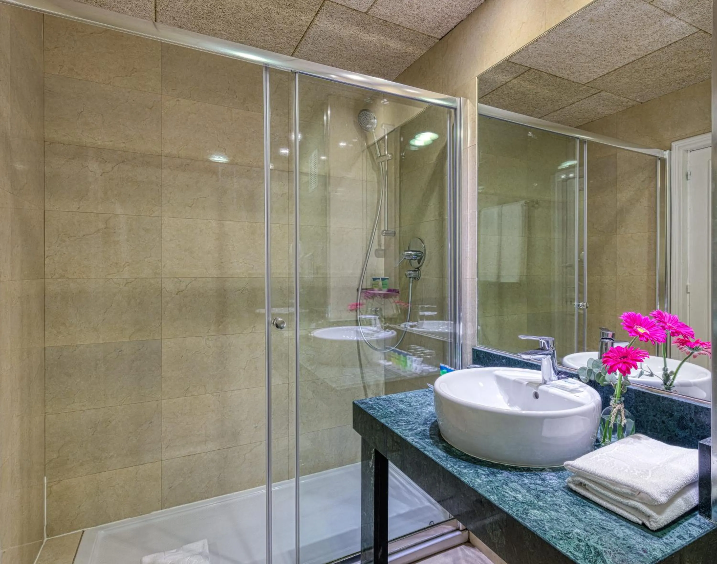 Shower in Playadulce