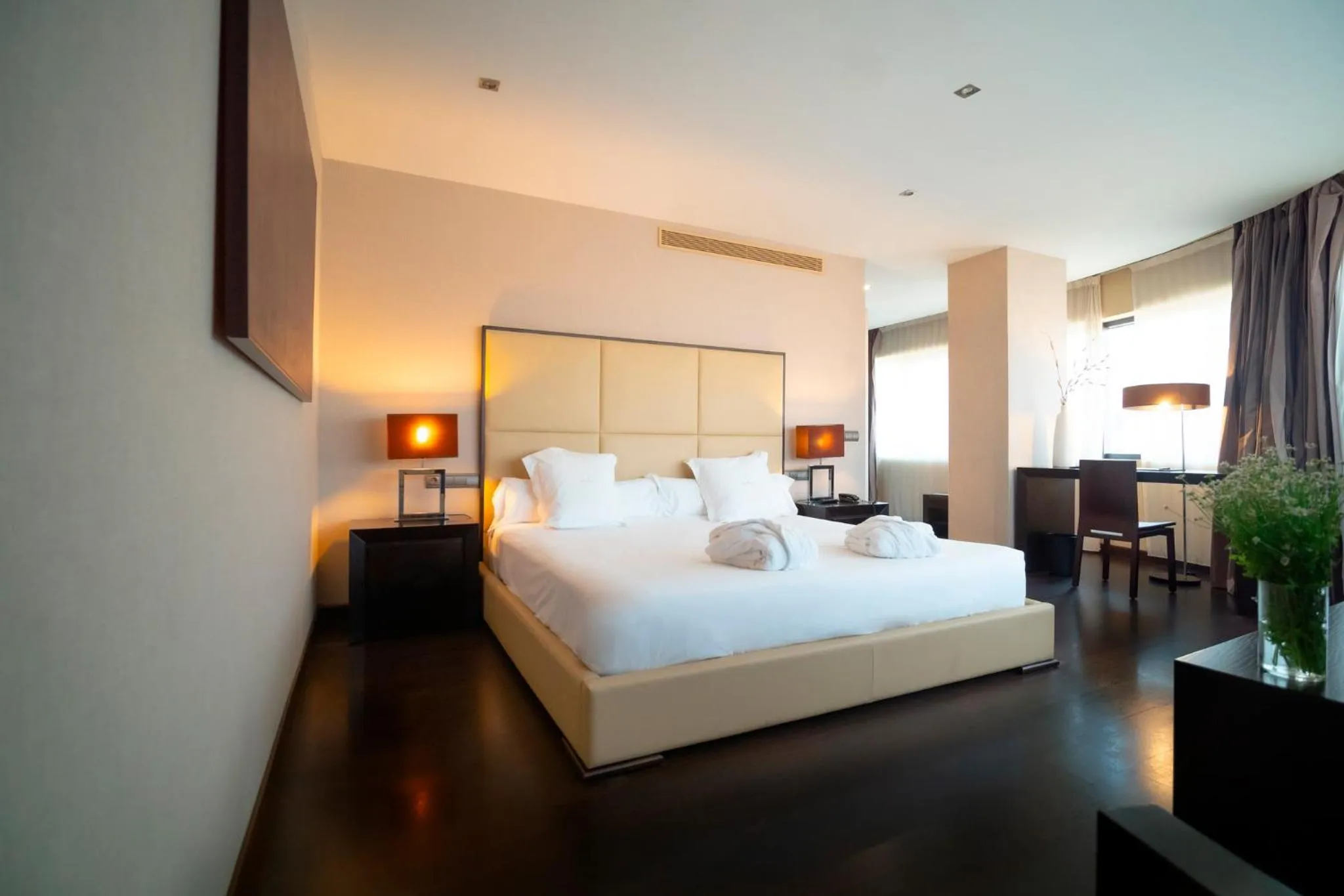 Bed in AZZ Asturias LangreHotel & Spa