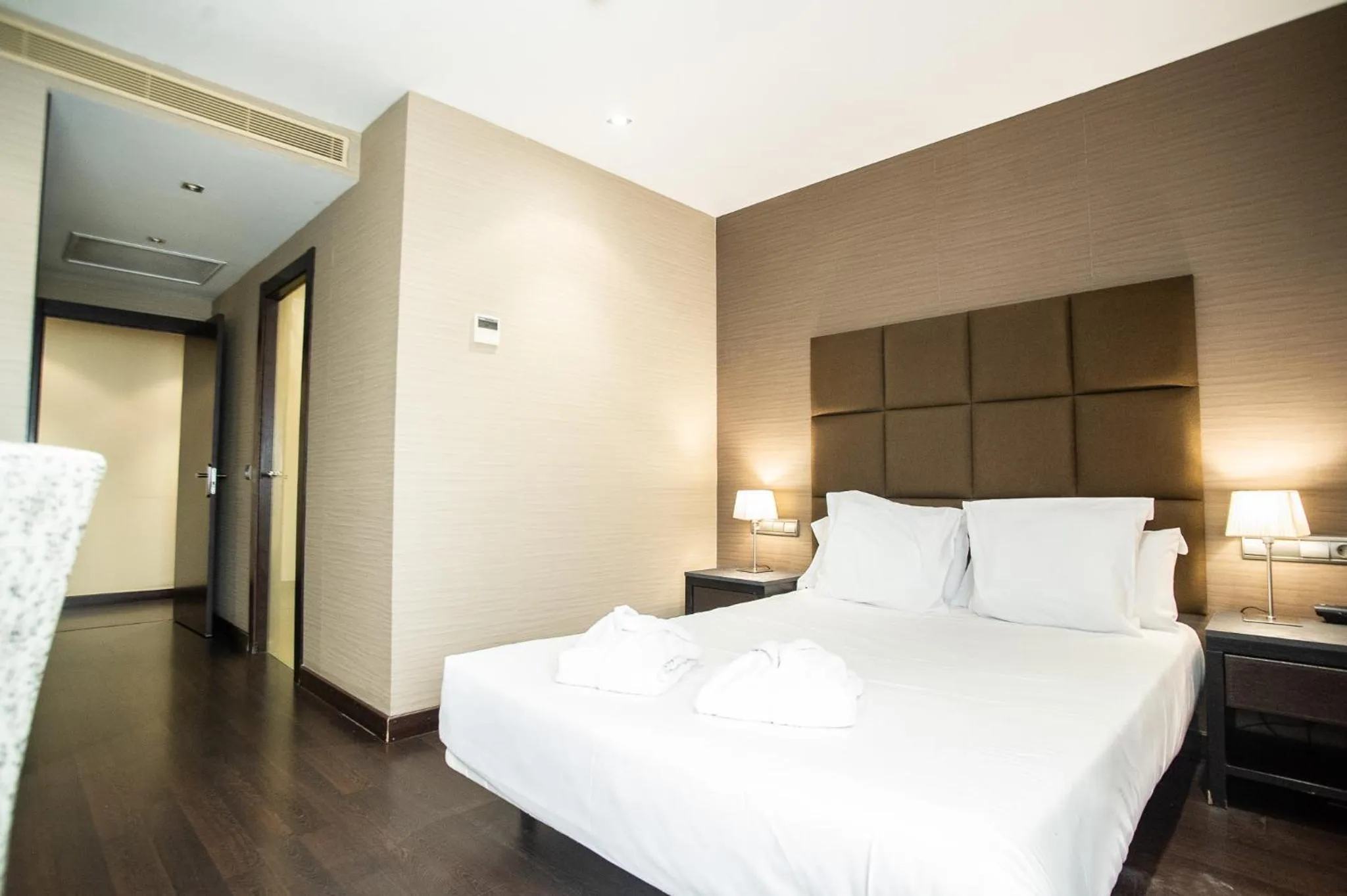 Bedroom, Bed in AZZ Asturias LangreHotel & Spa