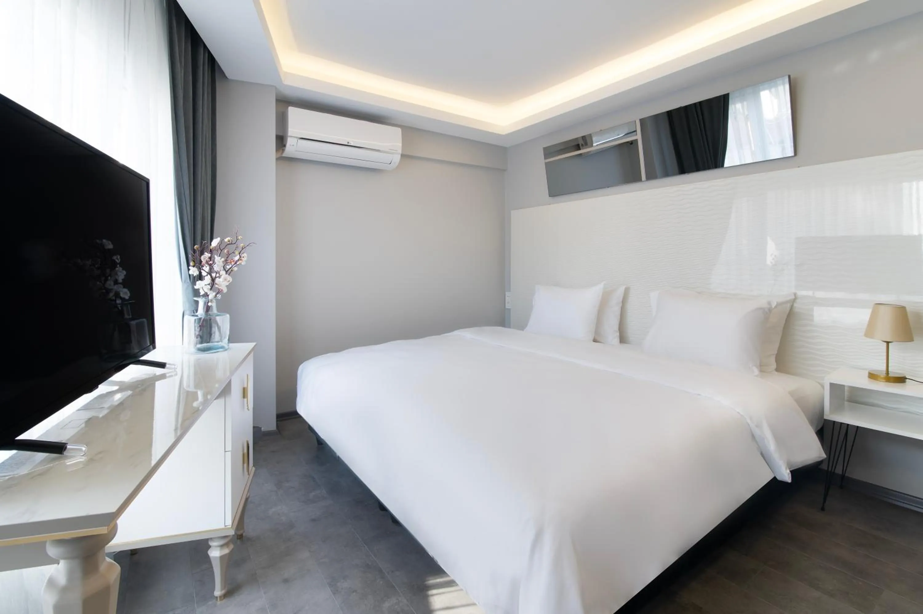 Photo of the whole room, Bed in Via Çırağan Hotel