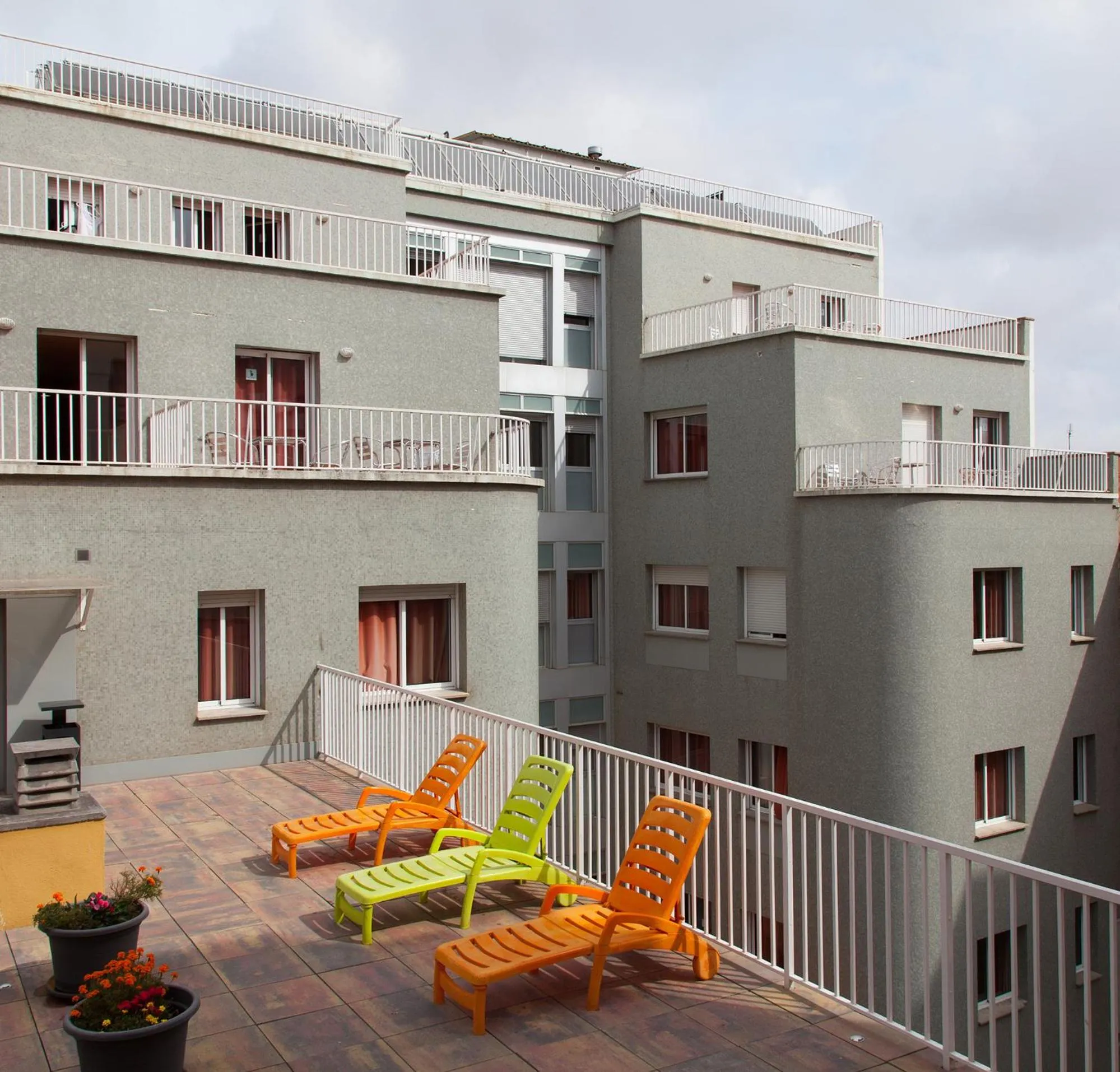 Property building in Residència Erasmus Gracia