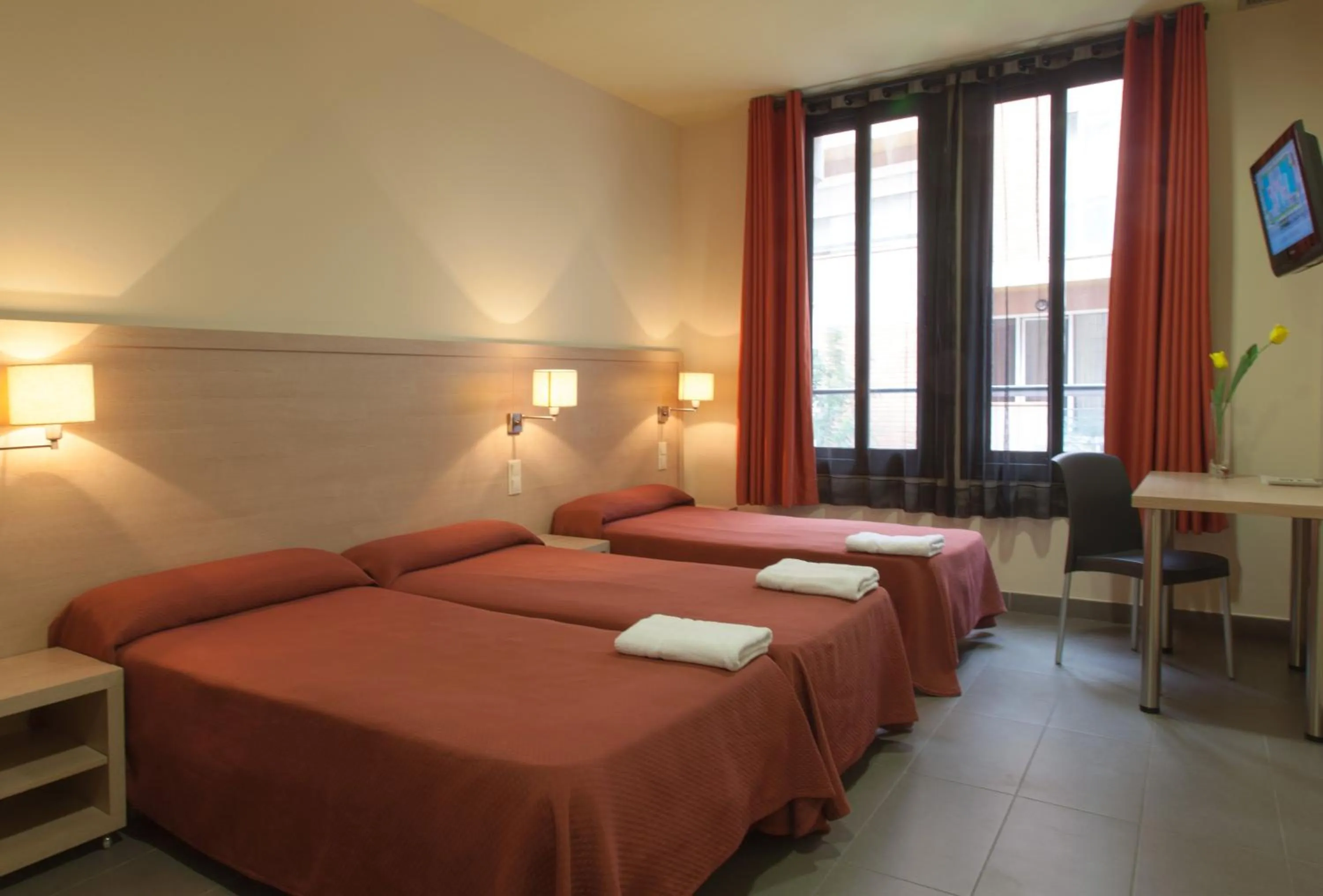 Bed in Residència Erasmus Gracia