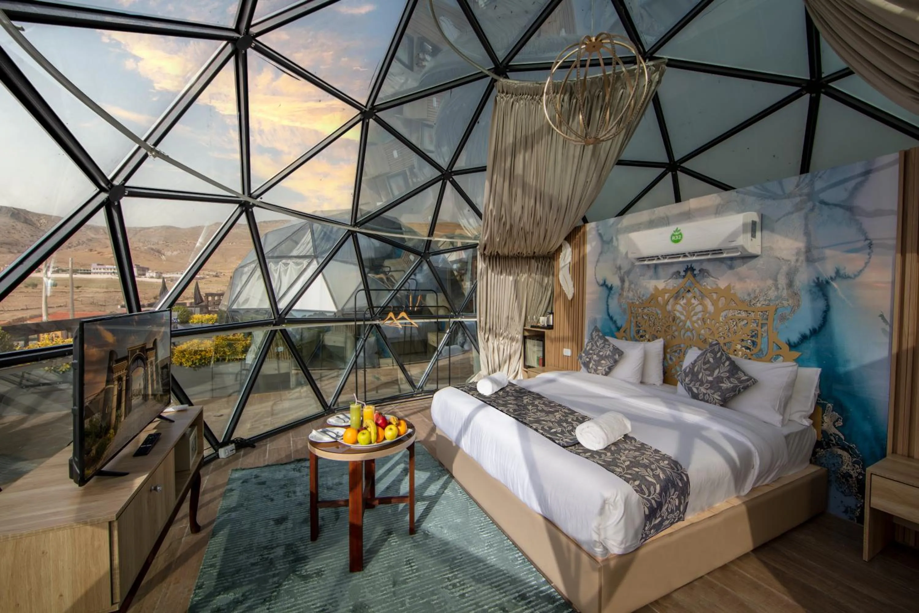 Photo of the whole room, Bed in Petra Seasons luxury Resort