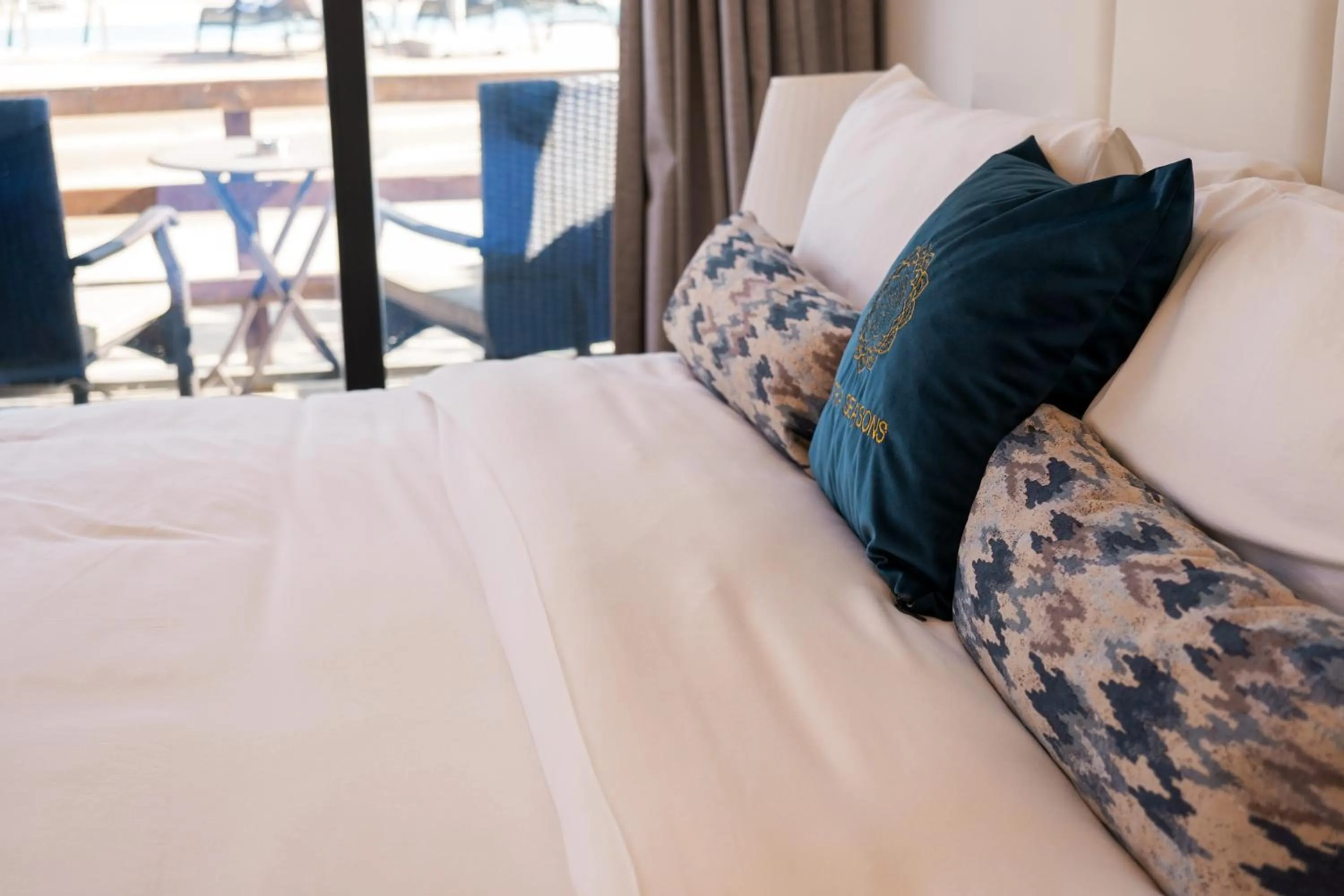 Bed in Petra Seasons luxury Resort