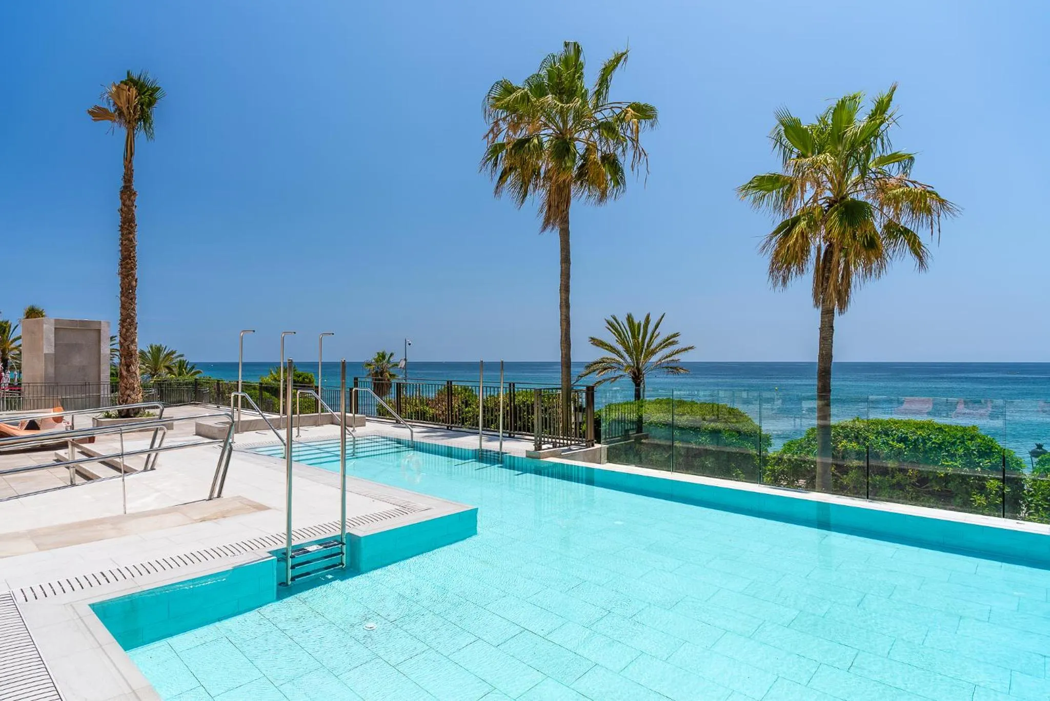 Swimming pool in El Fuerte Marbella