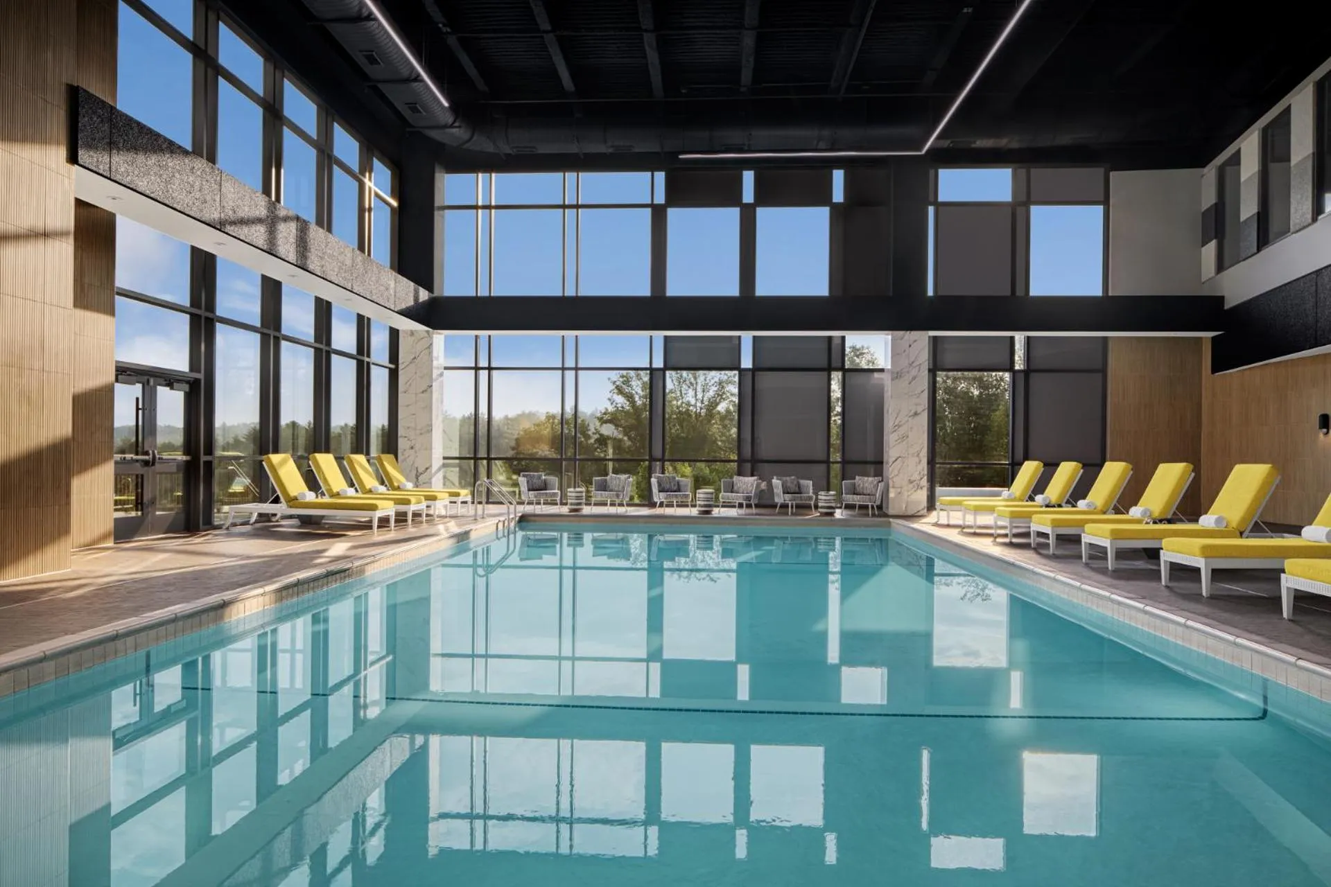 Swimming pool in Harrah's Cherokee Valley River, A Caesars Destination