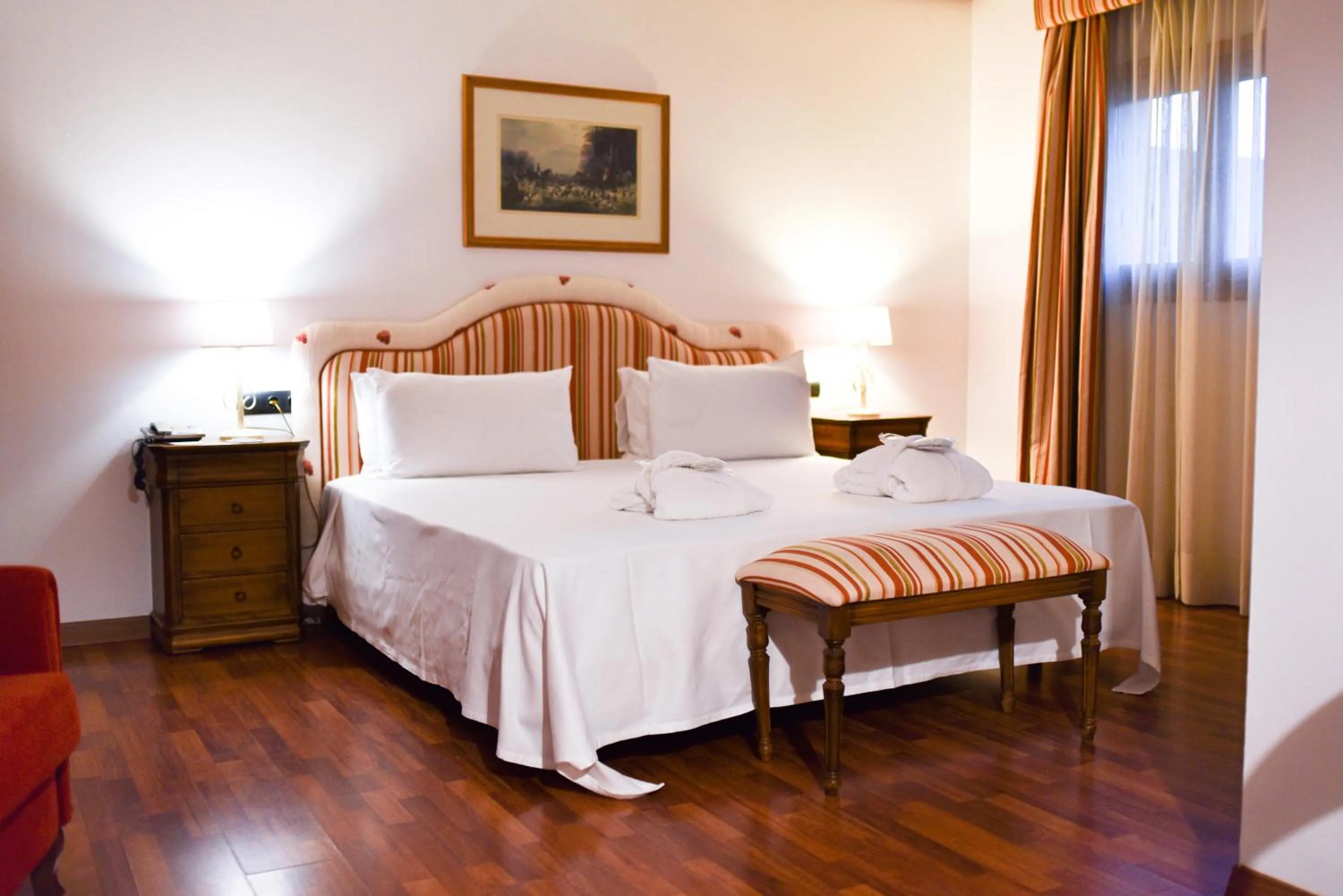 Photo of the whole room, Bed in ALEGRIA Bodega Real