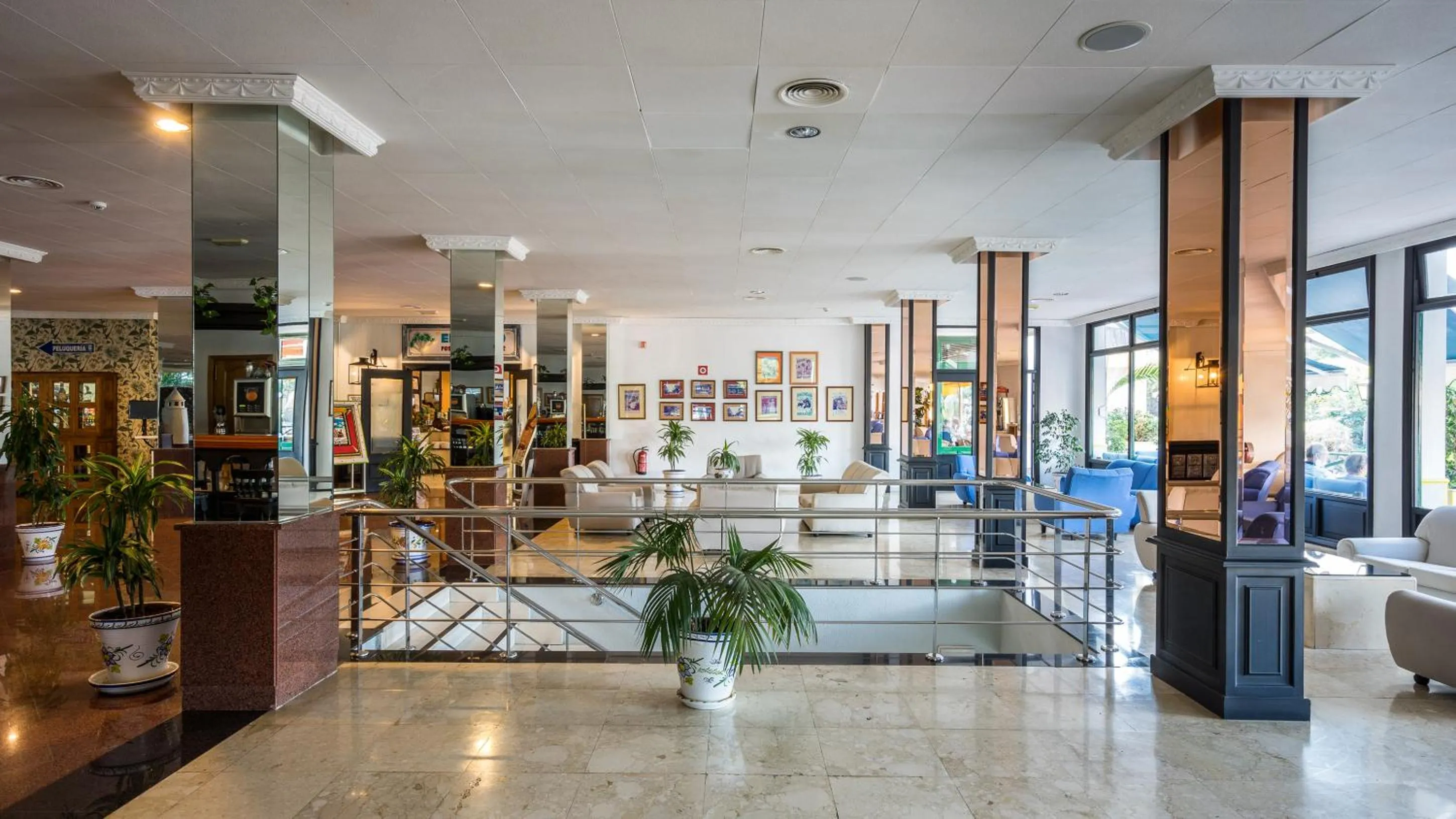 Lobby or reception in BLUESEA Costa Jardin & Spa