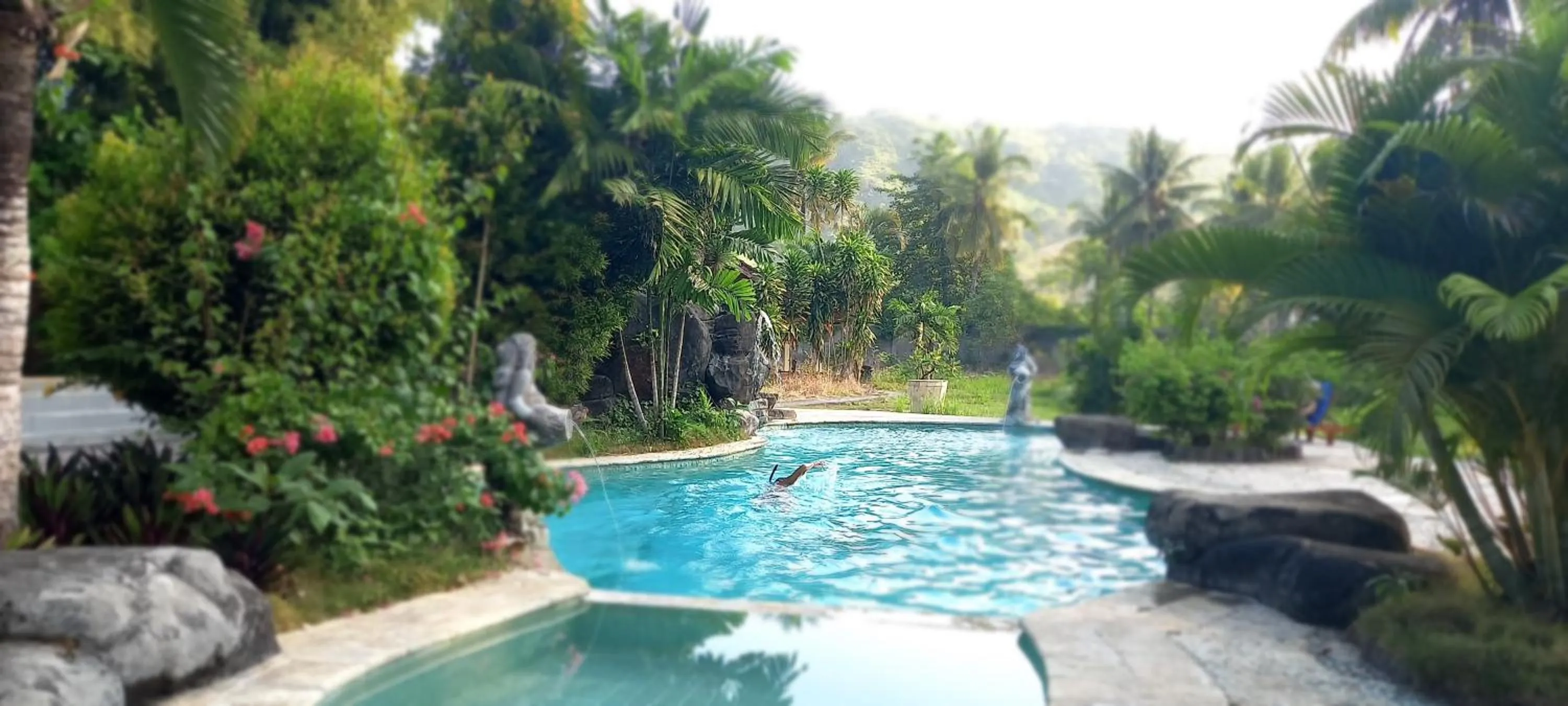 Swimming pool in Matahari Inn Kuta Lombok