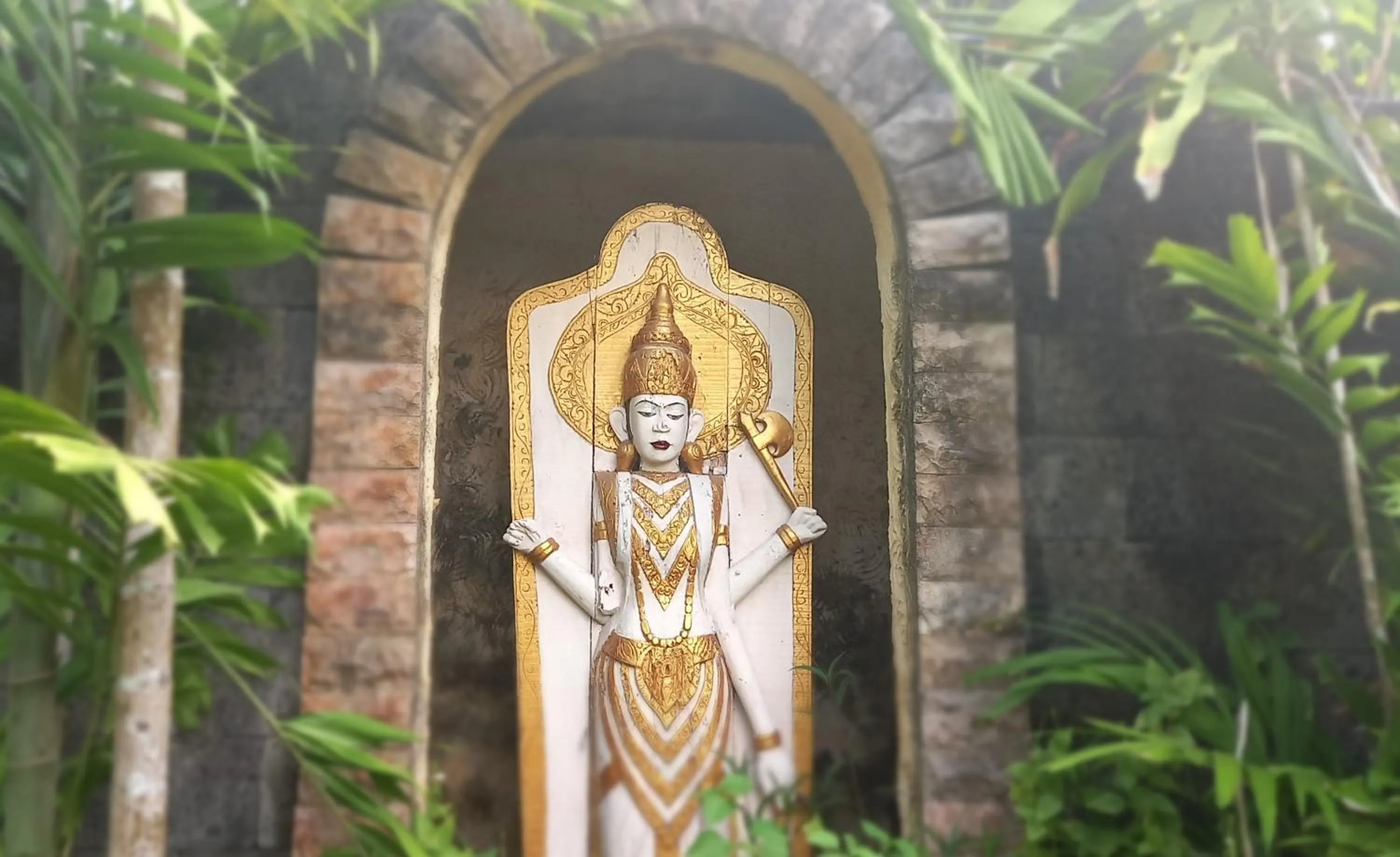 Garden in Matahari Inn Kuta Lombok