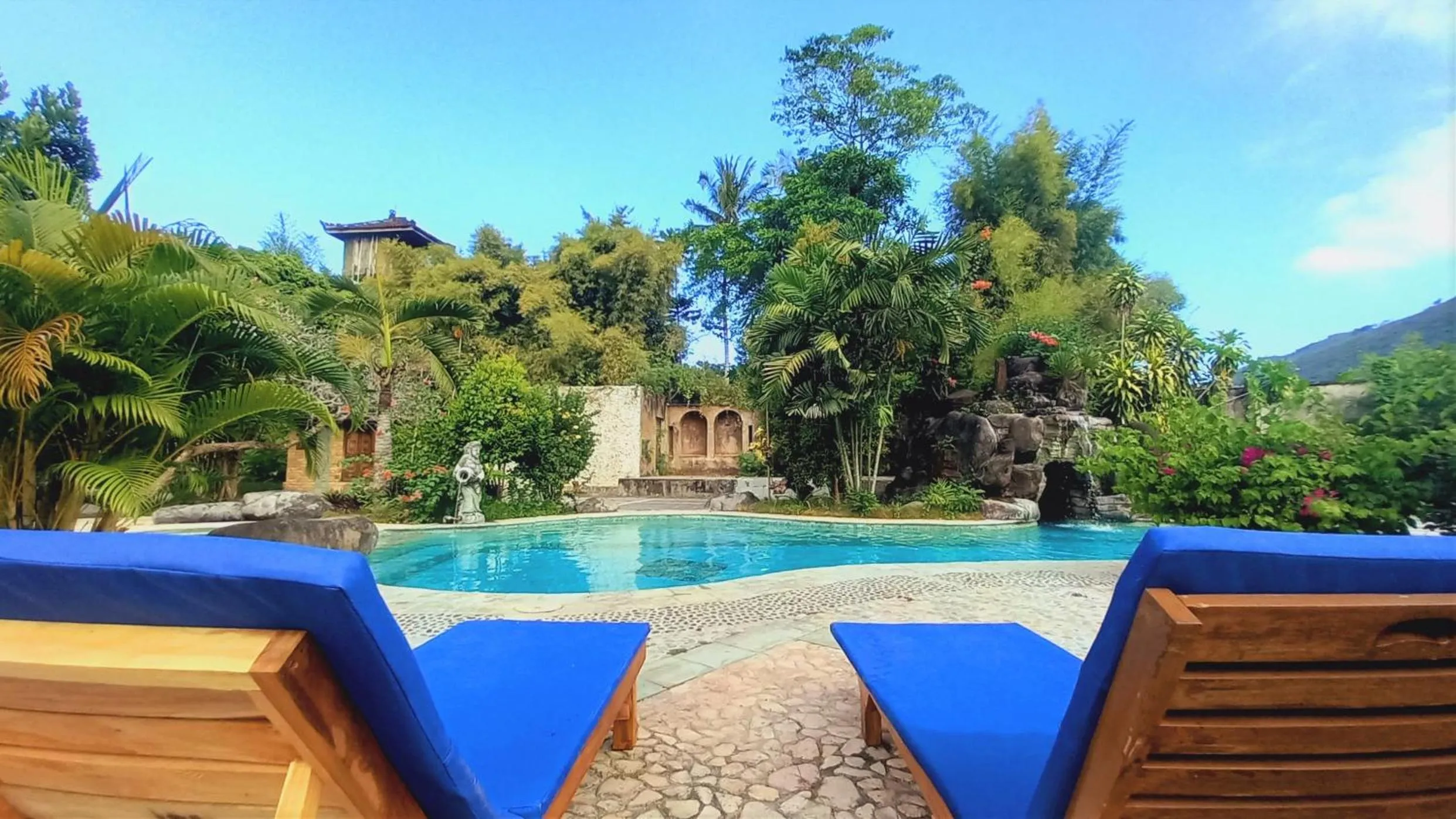 Pool view in Matahari Inn Kuta Lombok