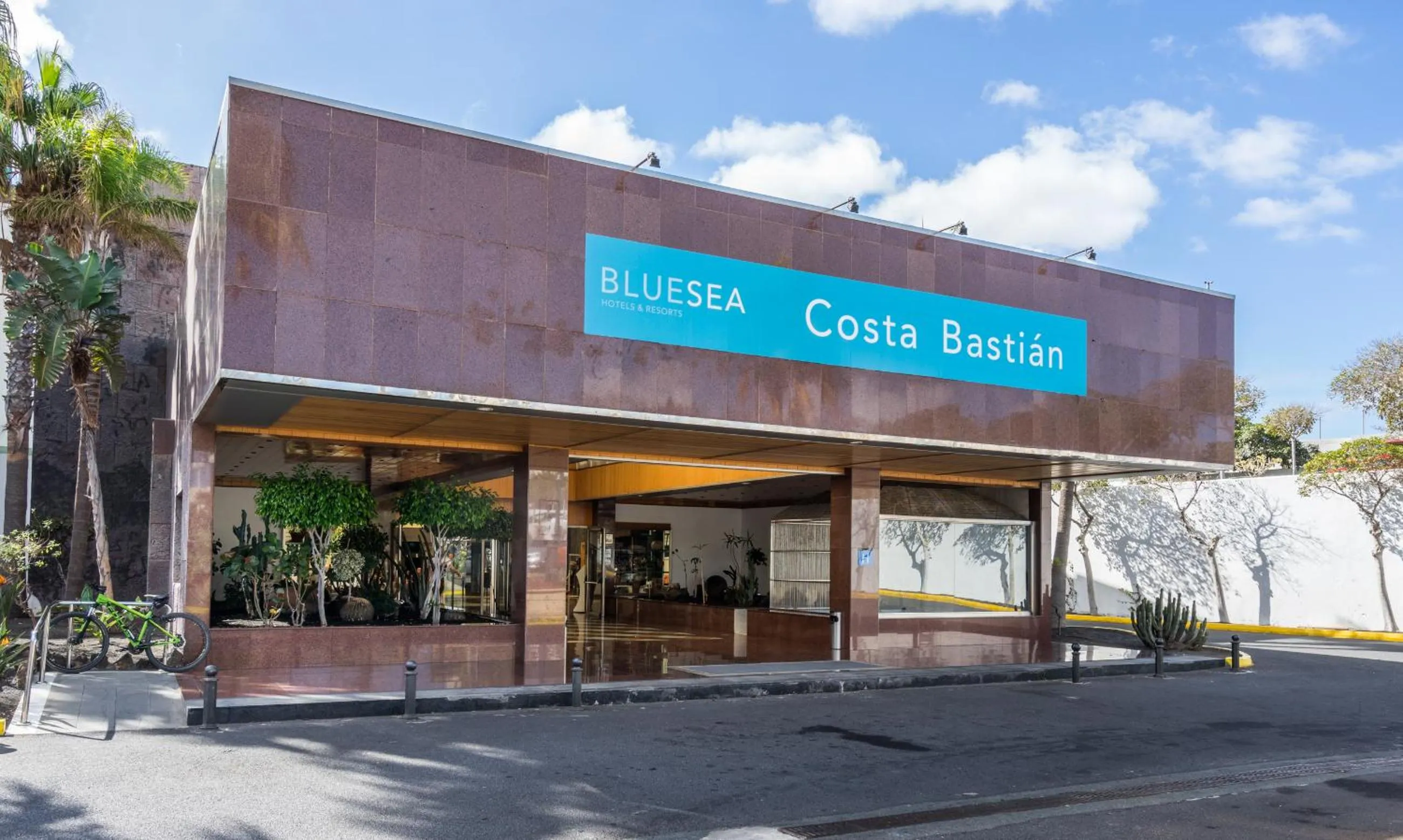 Facade/entrance in BLUESEA Costa Bastian