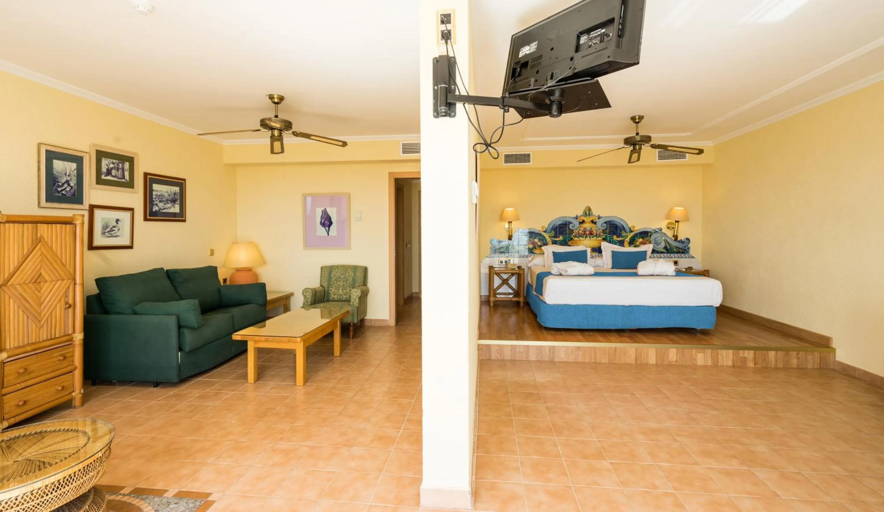 Bed in BLUESEA Costa Bastian