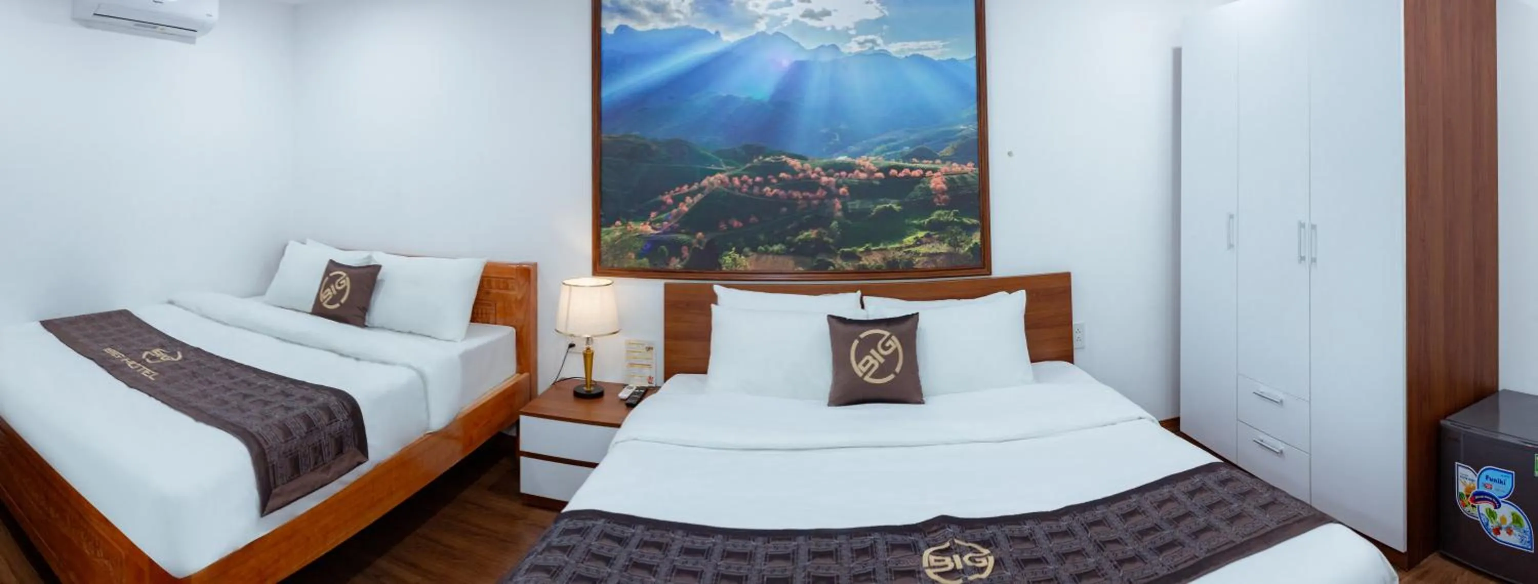 Bed in Big Hotel Lào Cai