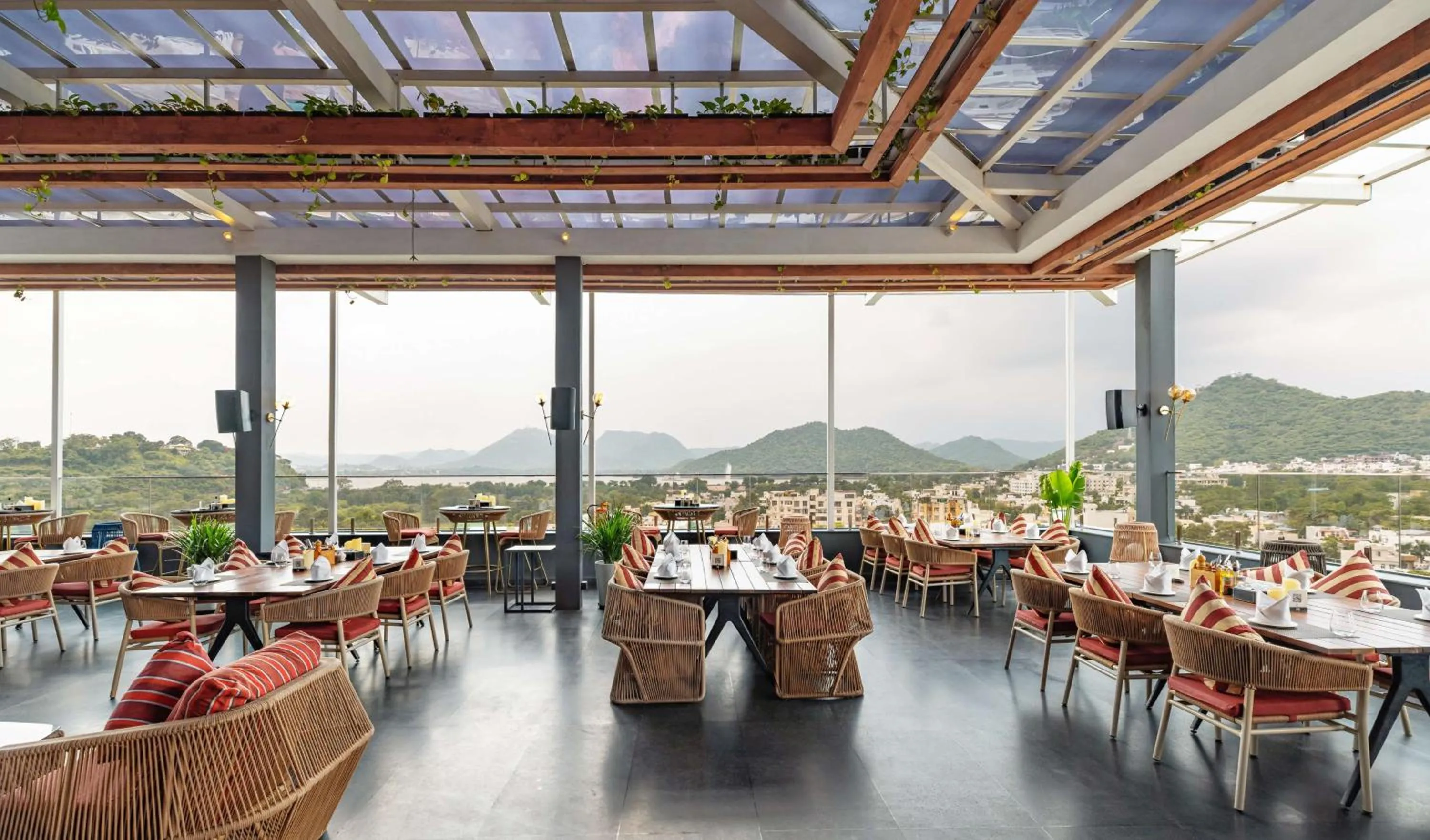 Restaurant/places to eat in Parallel Hotel Udaipur, a member of Radisson Individuals