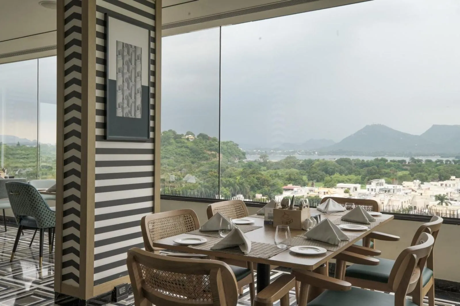 Restaurant/places to eat in Parallel Hotel Udaipur, a member of Radisson Individuals