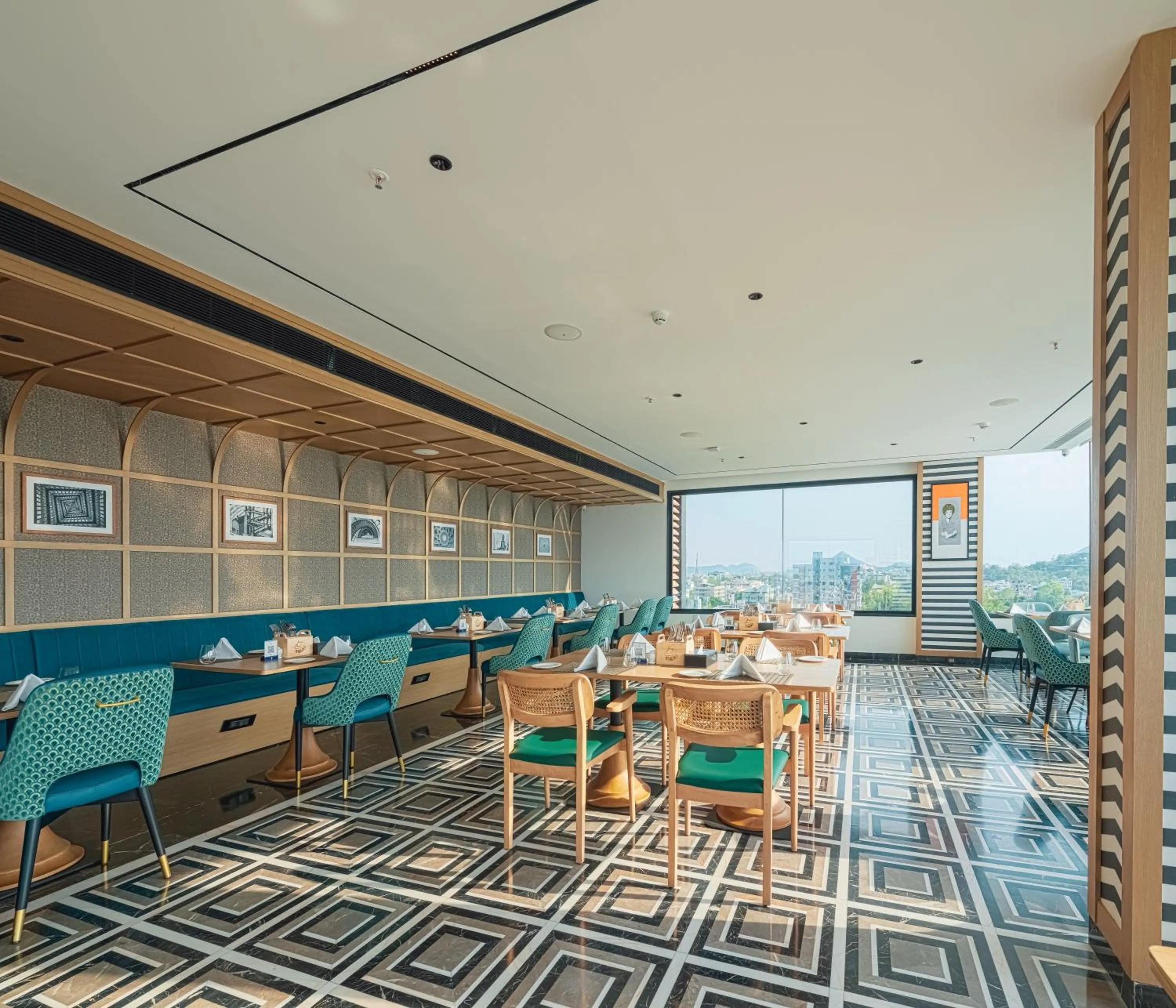 Restaurant/places to eat in Parallel Hotel Udaipur, a member of Radisson Individuals