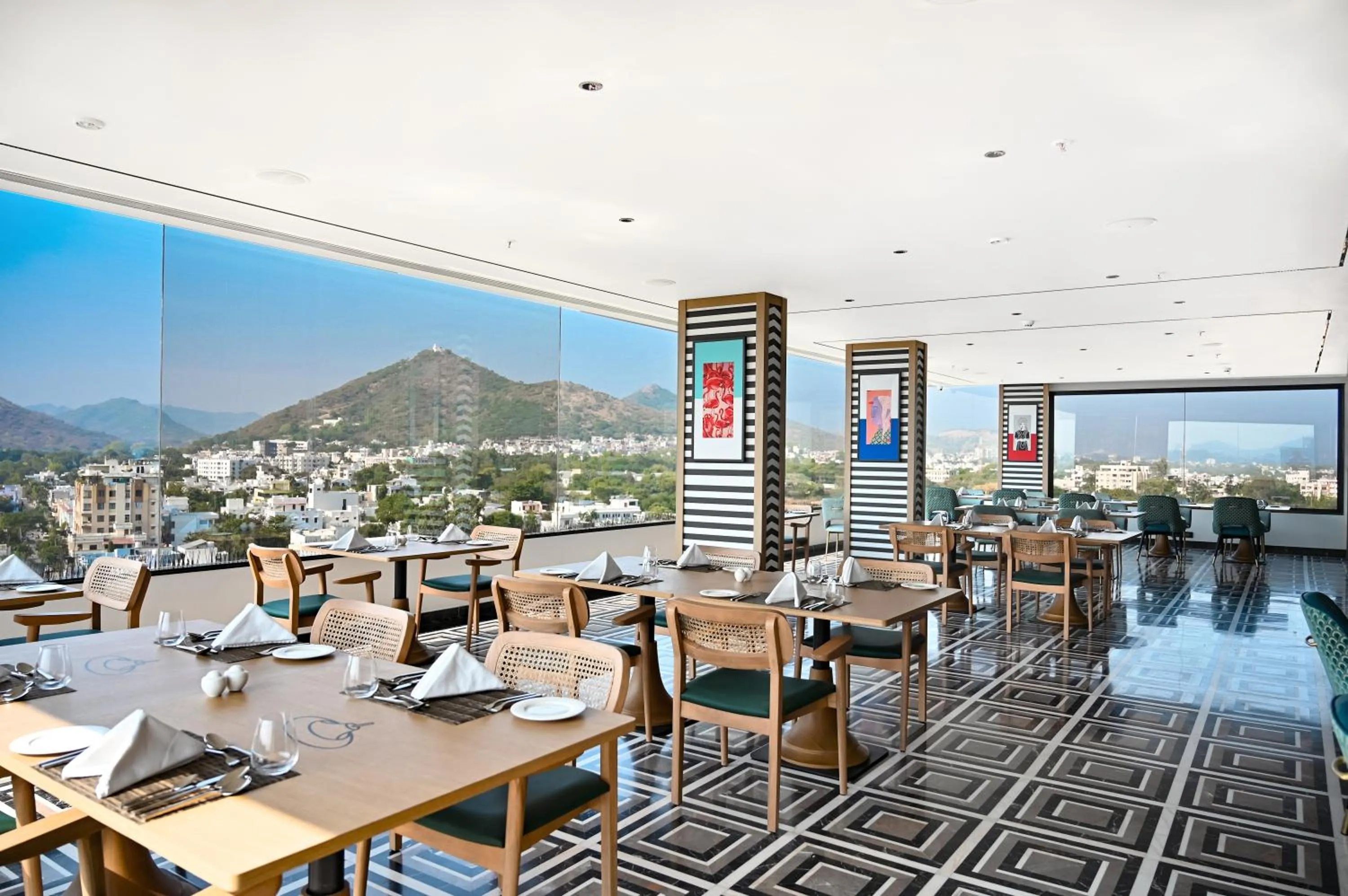 Restaurant/places to eat in Parallel Hotel Udaipur, a member of Radisson Individuals