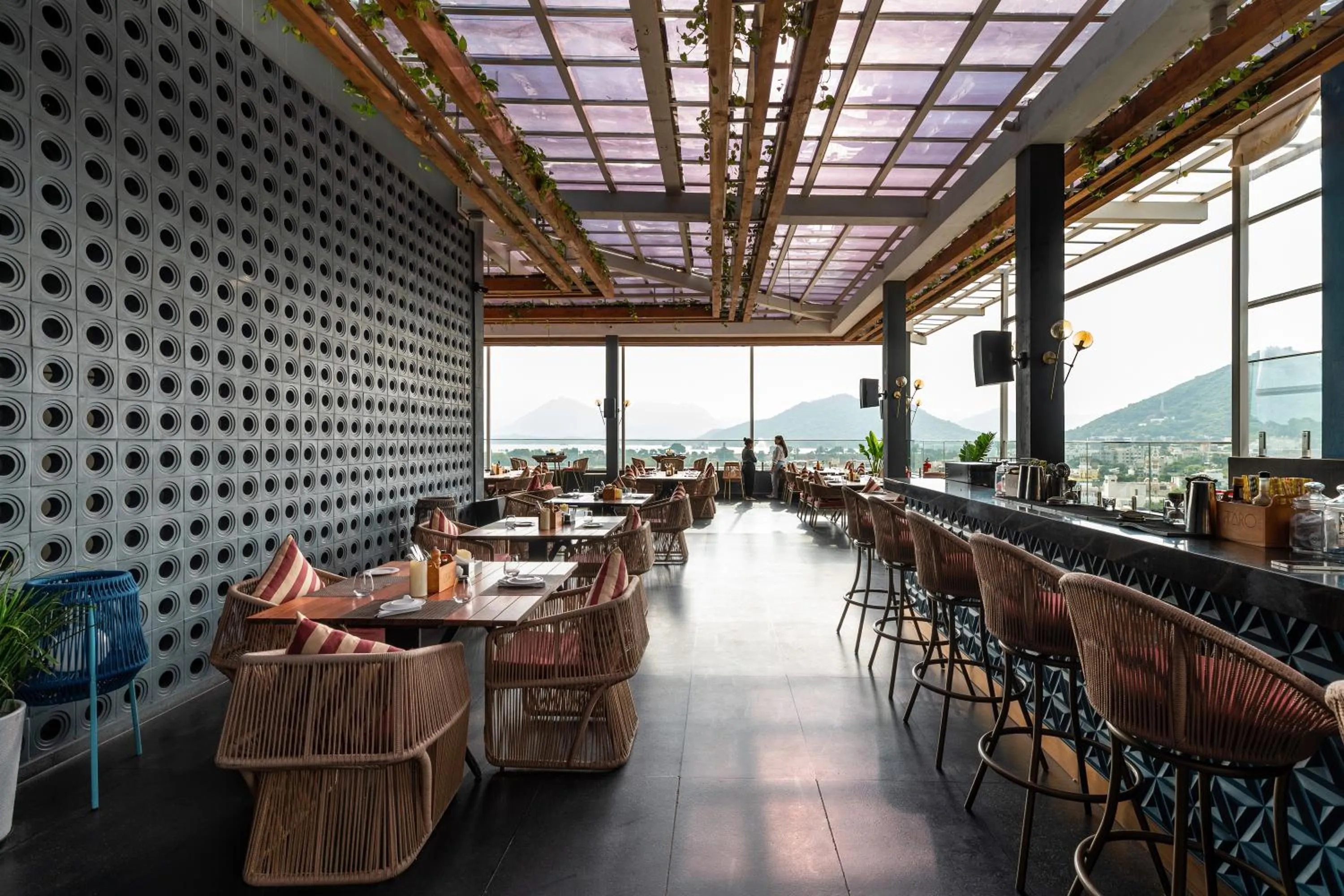 Restaurant/places to eat in Parallel Hotel Udaipur, a member of Radisson Individuals