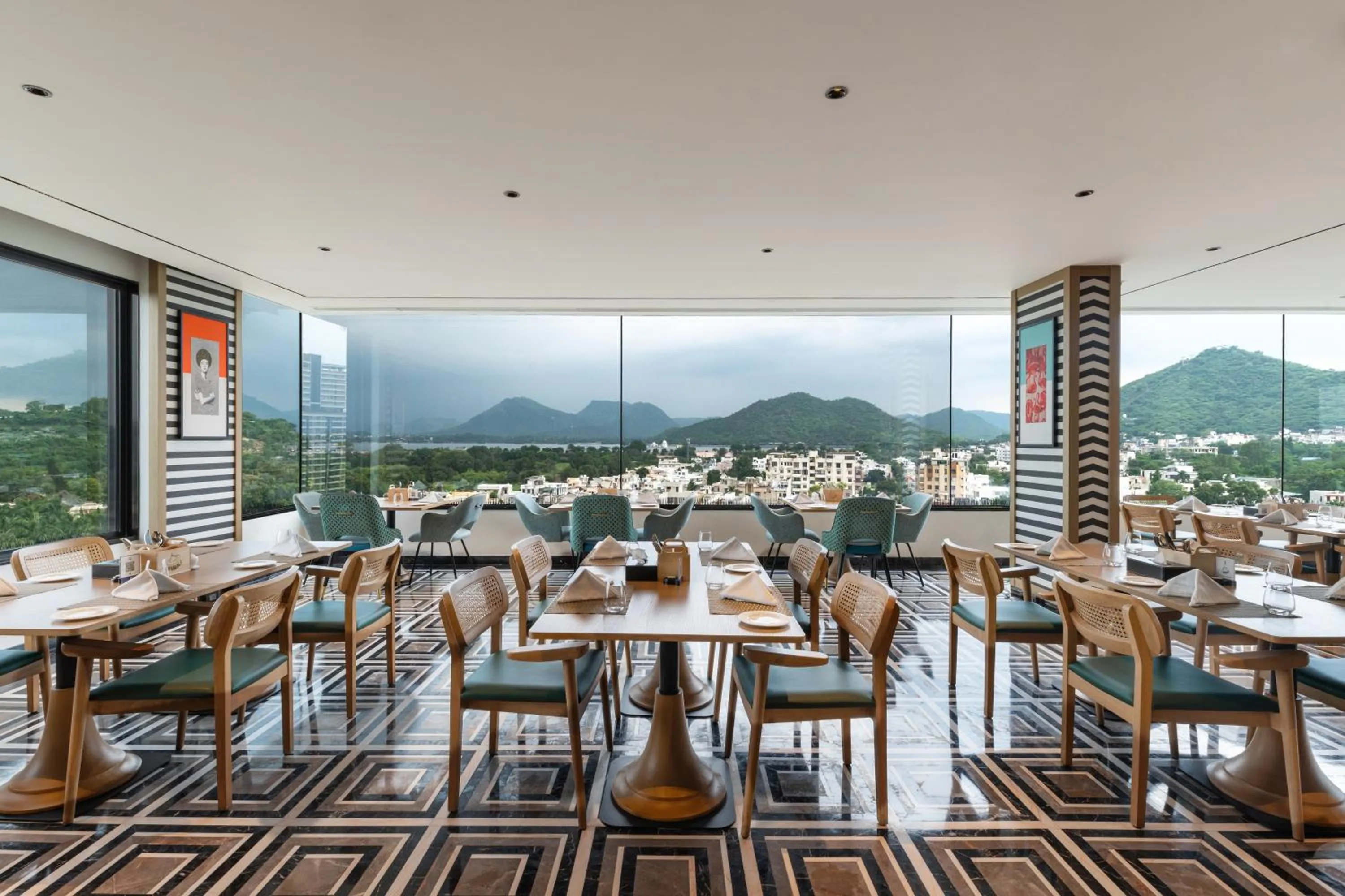 Restaurant/places to eat in Parallel Hotel Udaipur, a member of Radisson Individuals