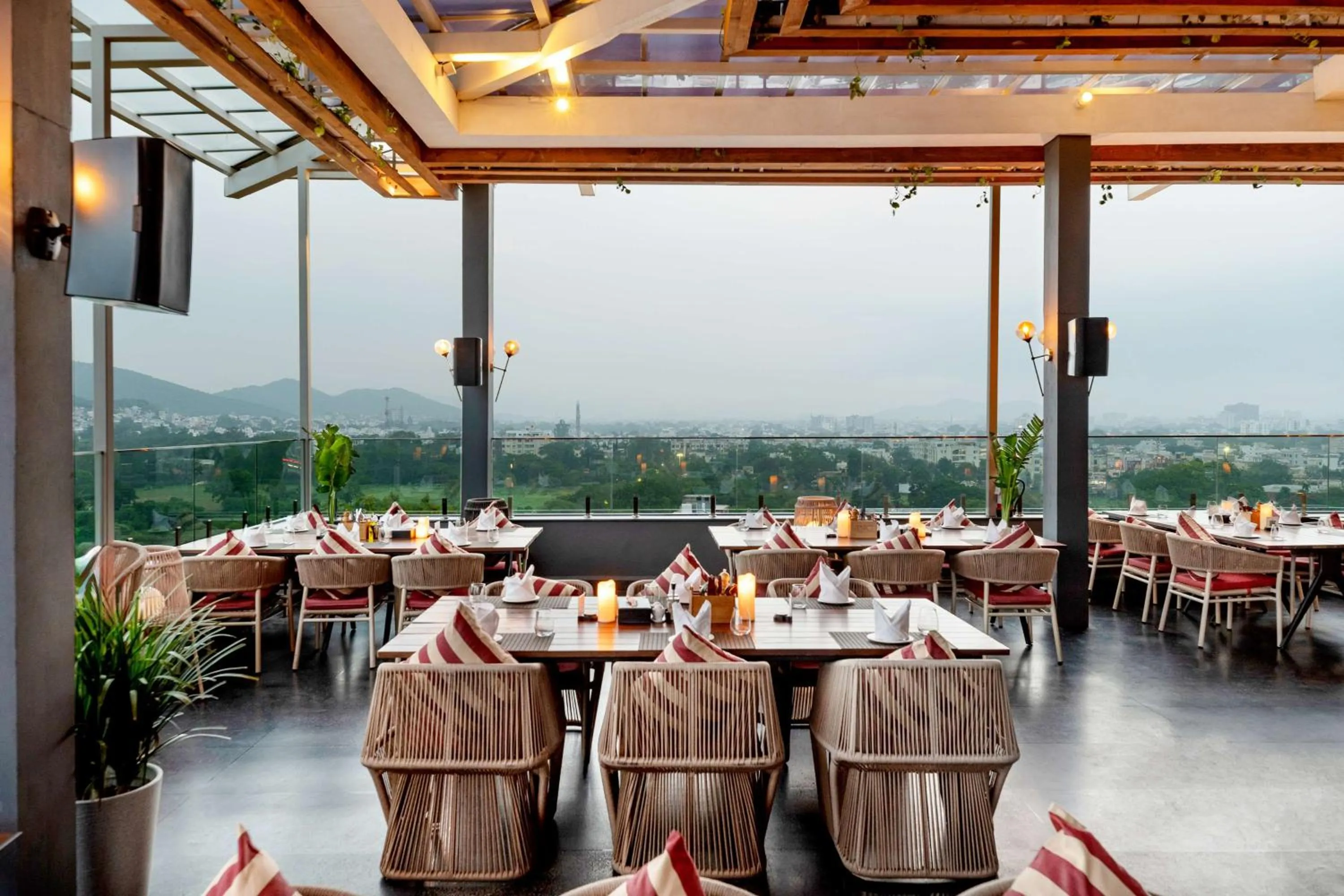 Restaurant/places to eat in Parallel Hotel Udaipur, a member of Radisson Individuals