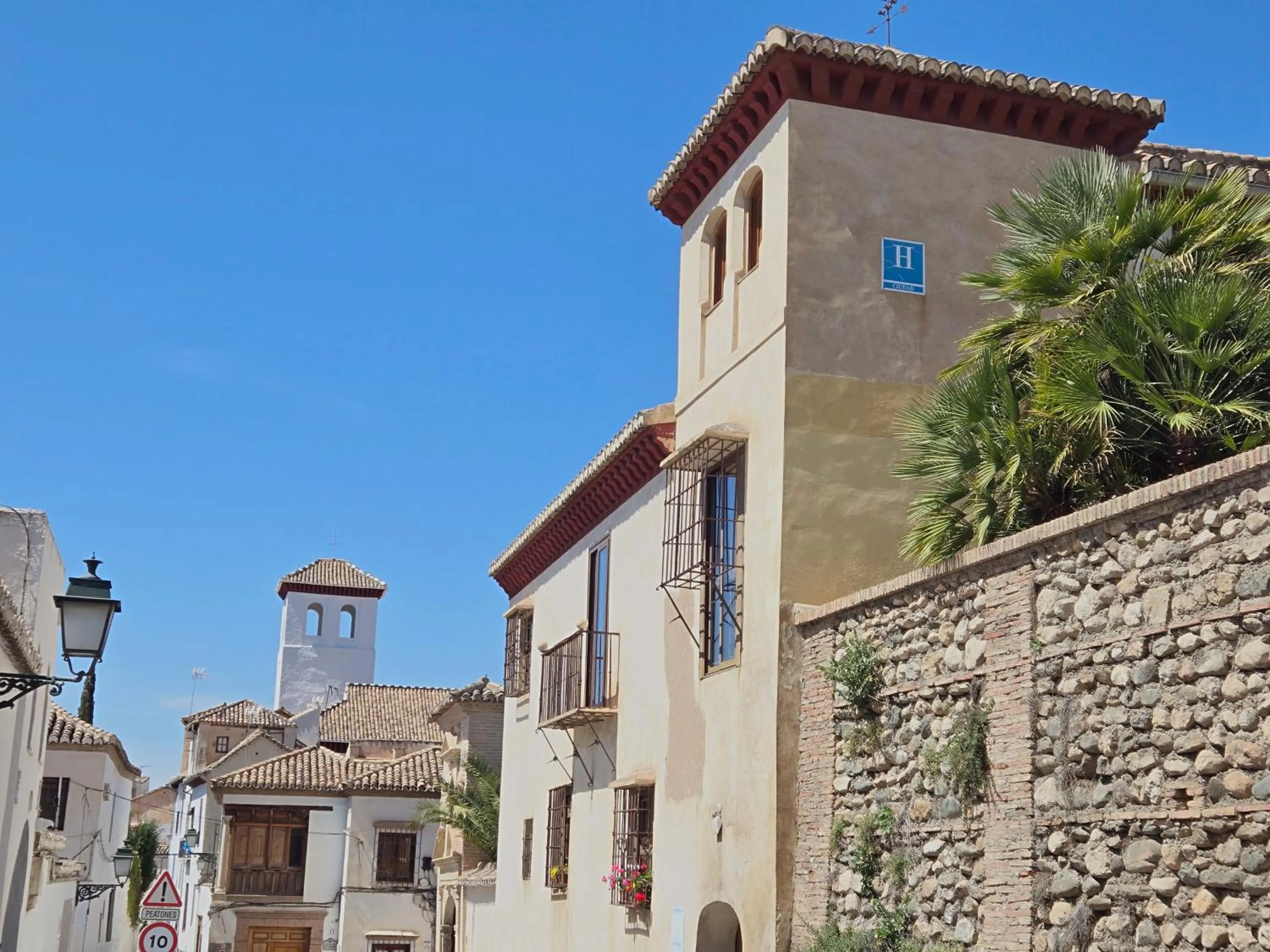 Property building in Hotel Santa Isabel La Real