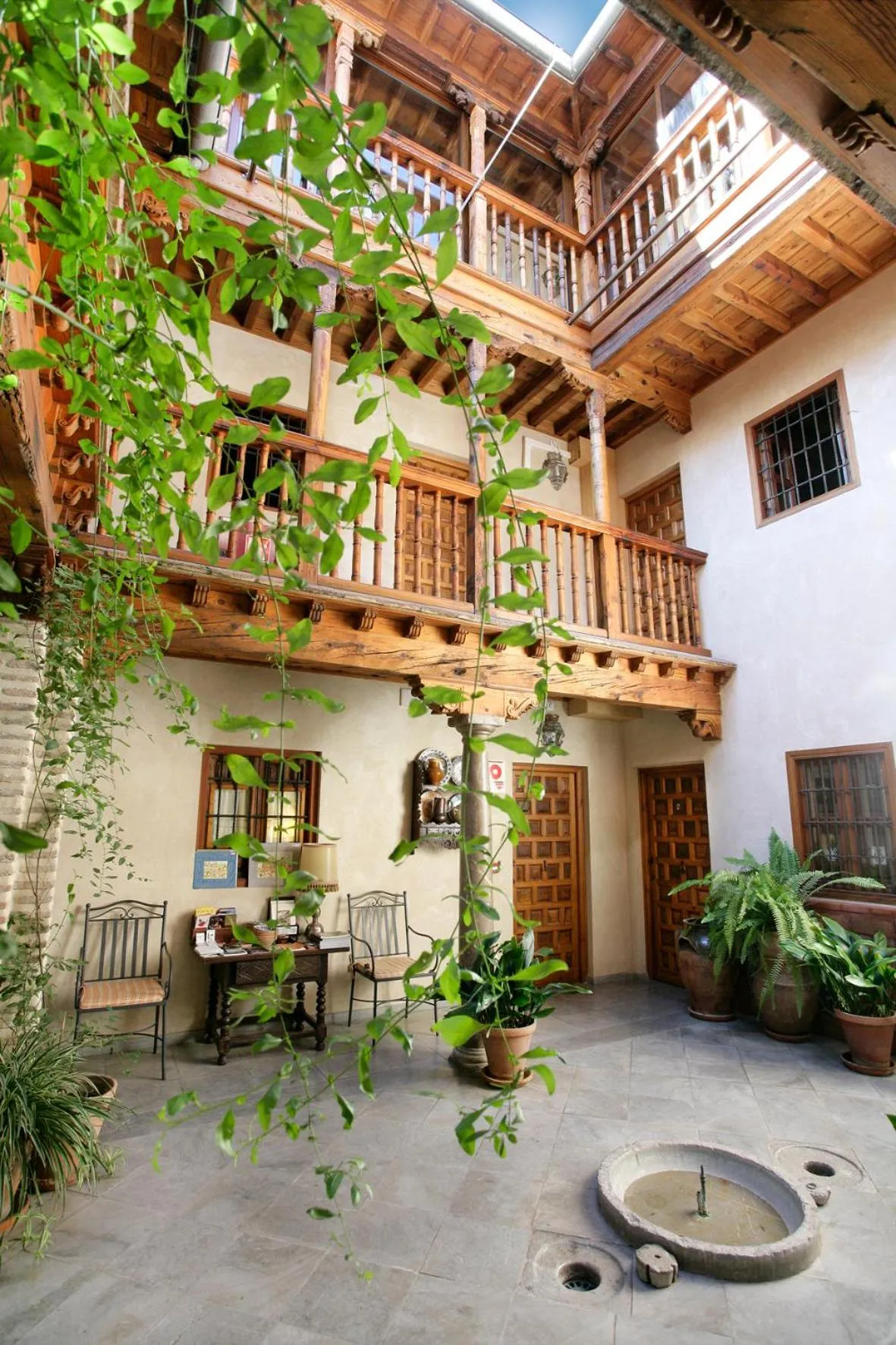 Patio in Hotel Santa Isabel La Real