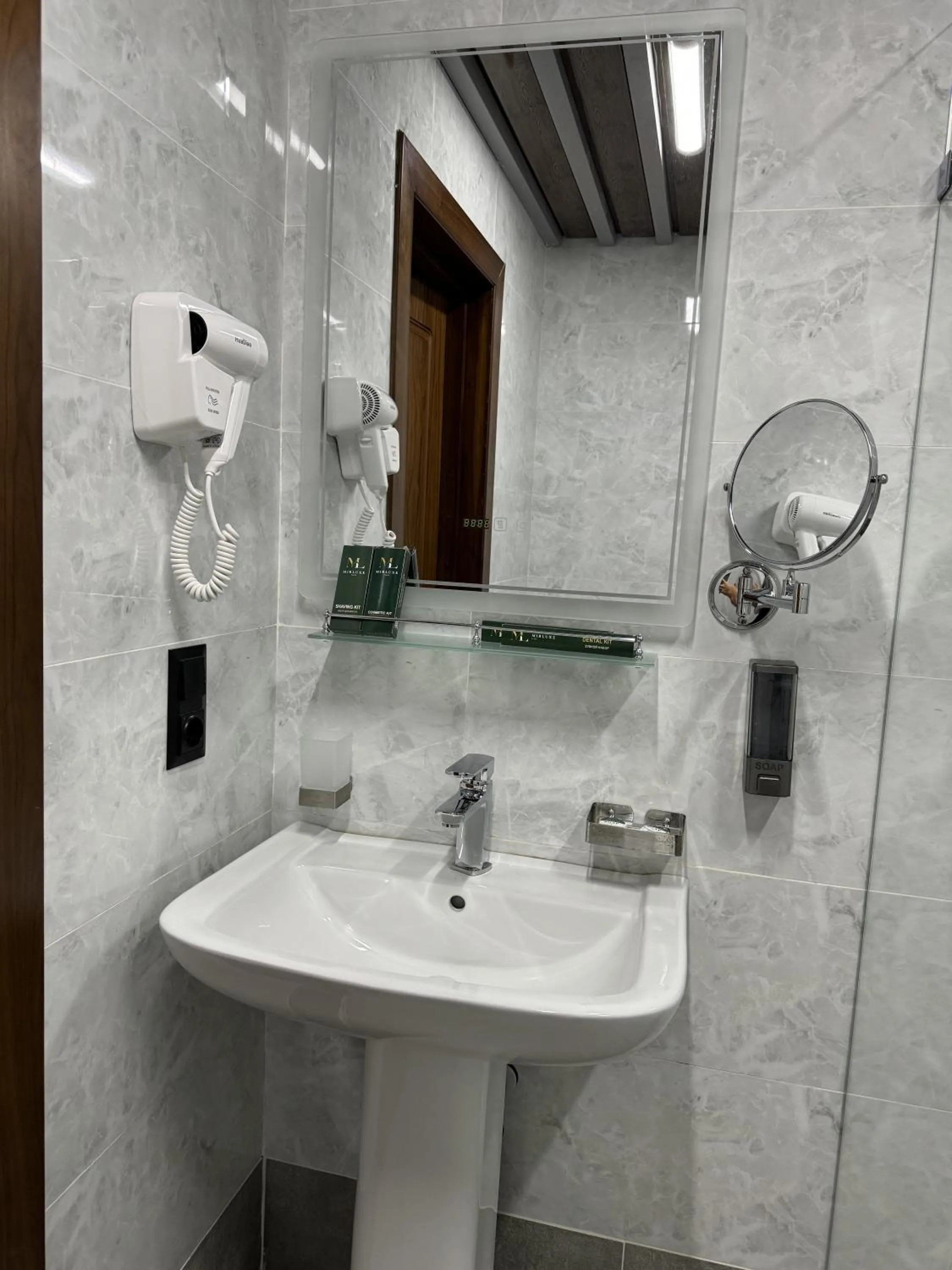 Bathroom in Mir Luxe Plaza