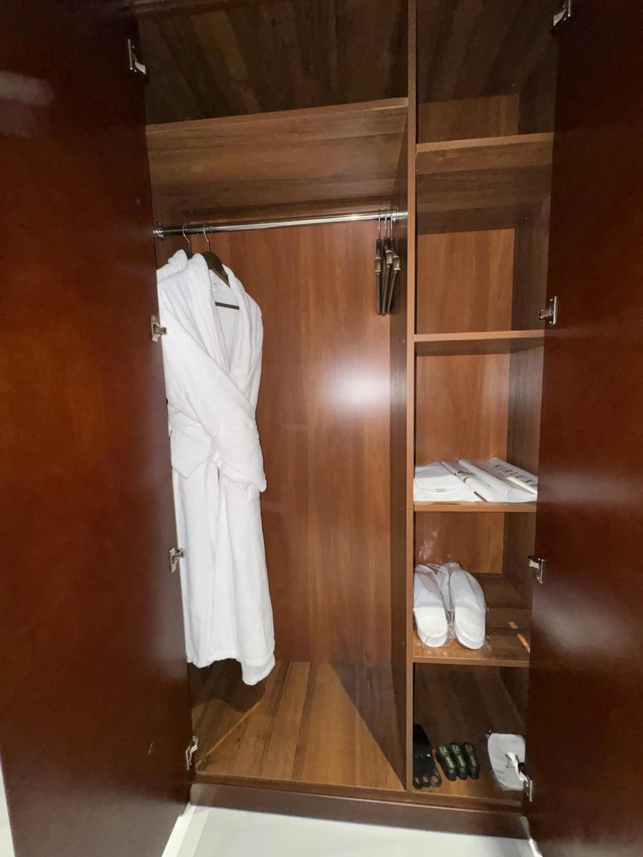 wardrobe in Mir Luxe Plaza