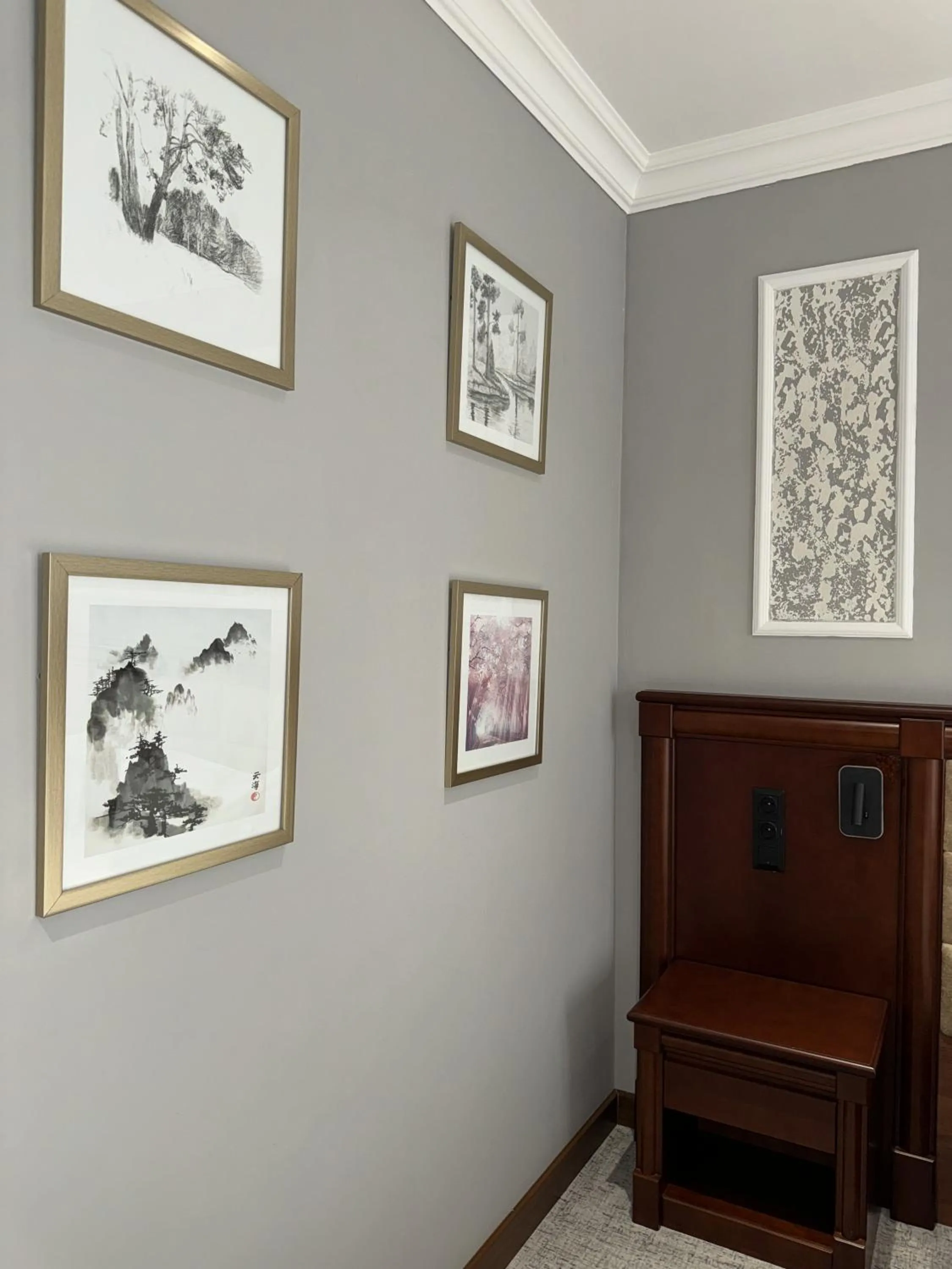 Photo of the whole room in Mir Luxe Plaza