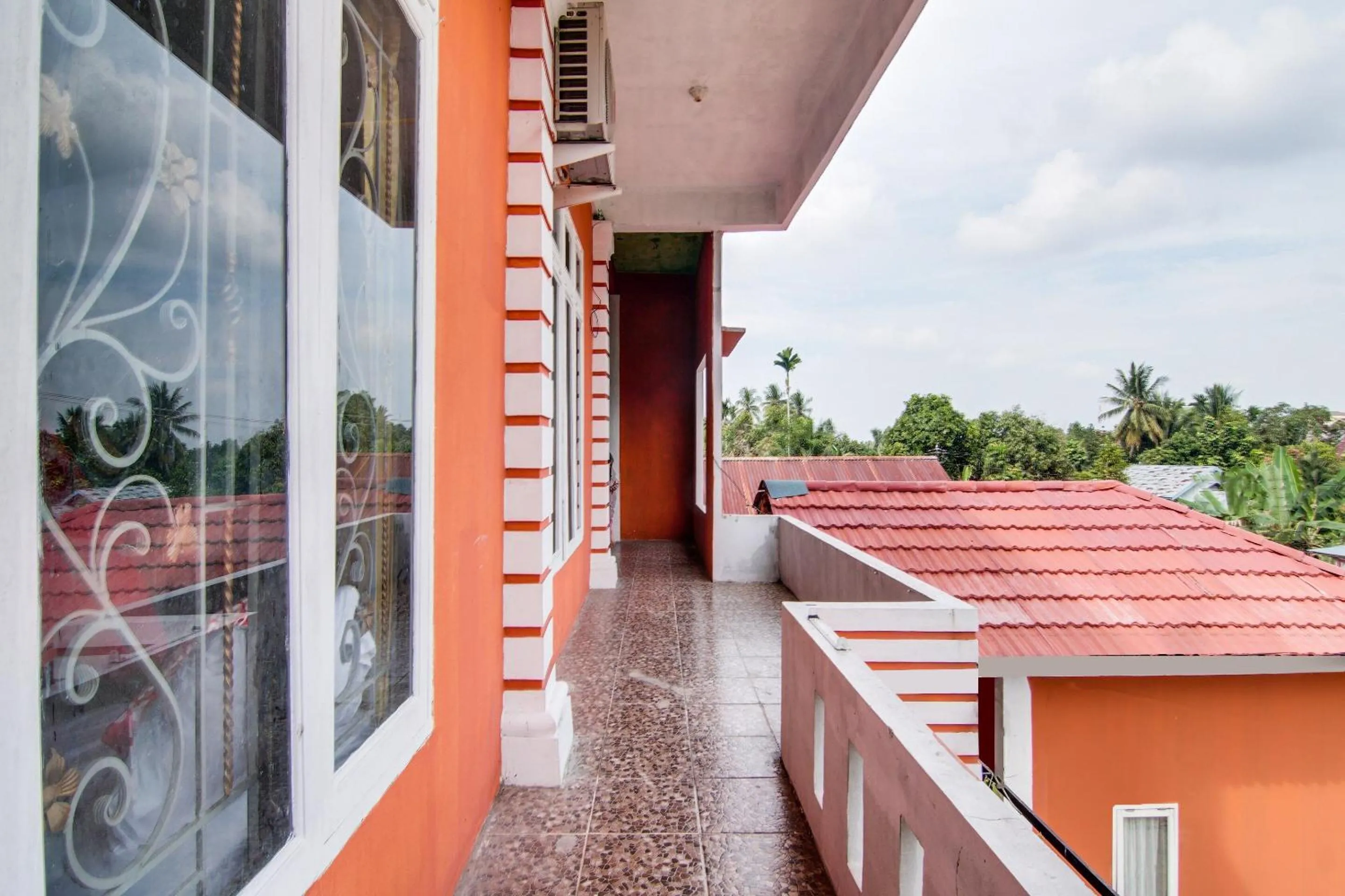 Lobby or reception in Hotel O Nirvana Homestay Syariah