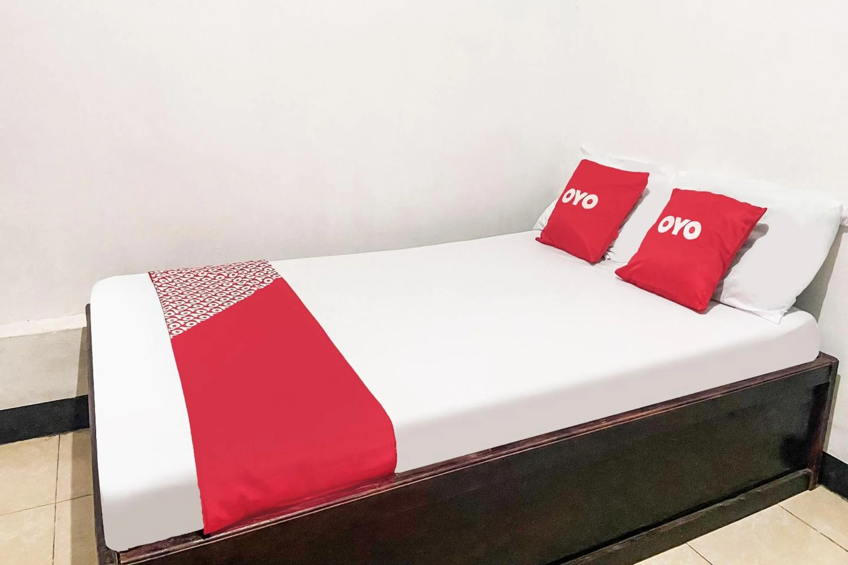 Bedroom, Bed in Hotel O We Bro Kost