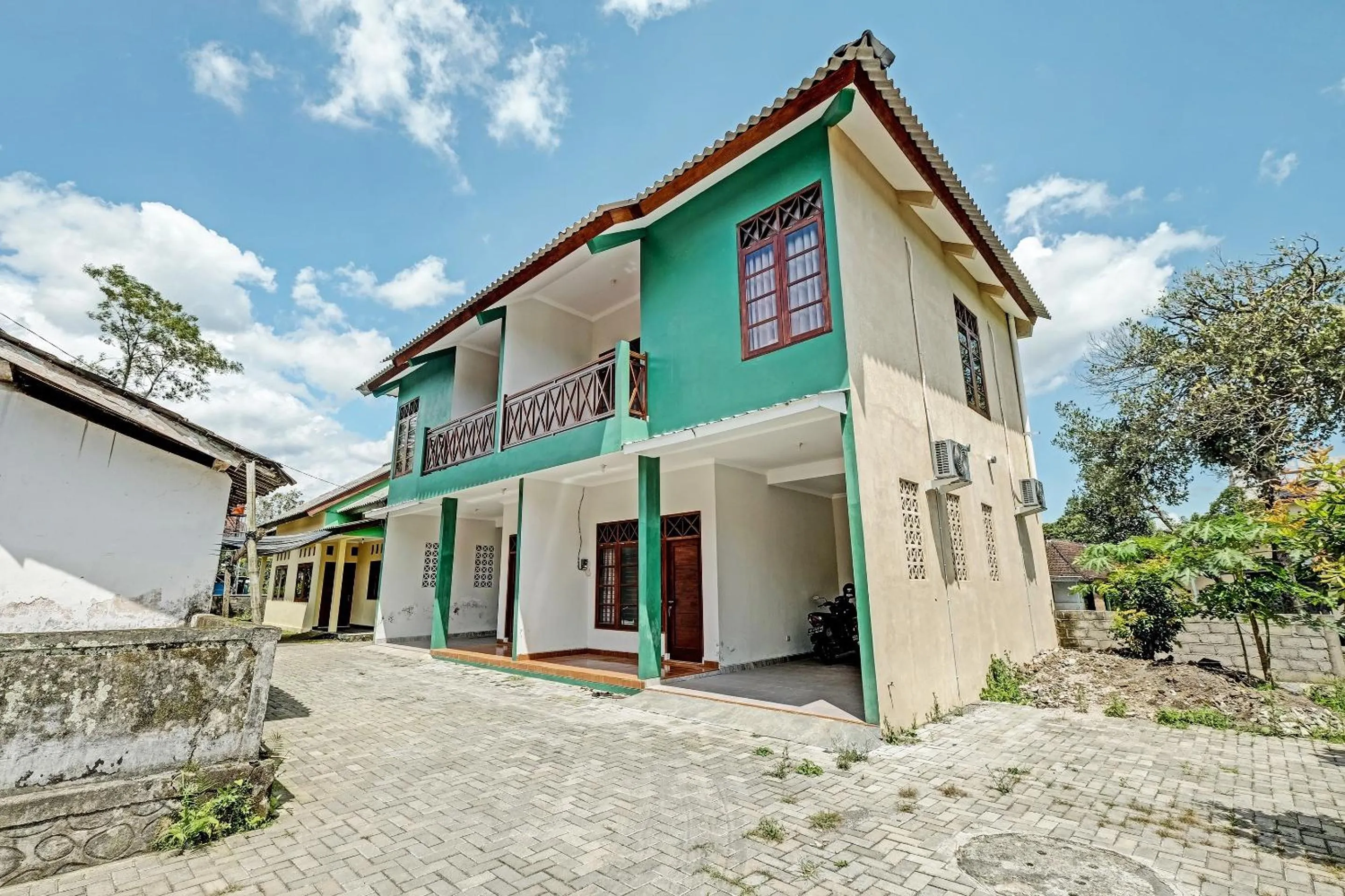 Facade/entrance in Hotel O Sekar Gadung Homestay Syariah